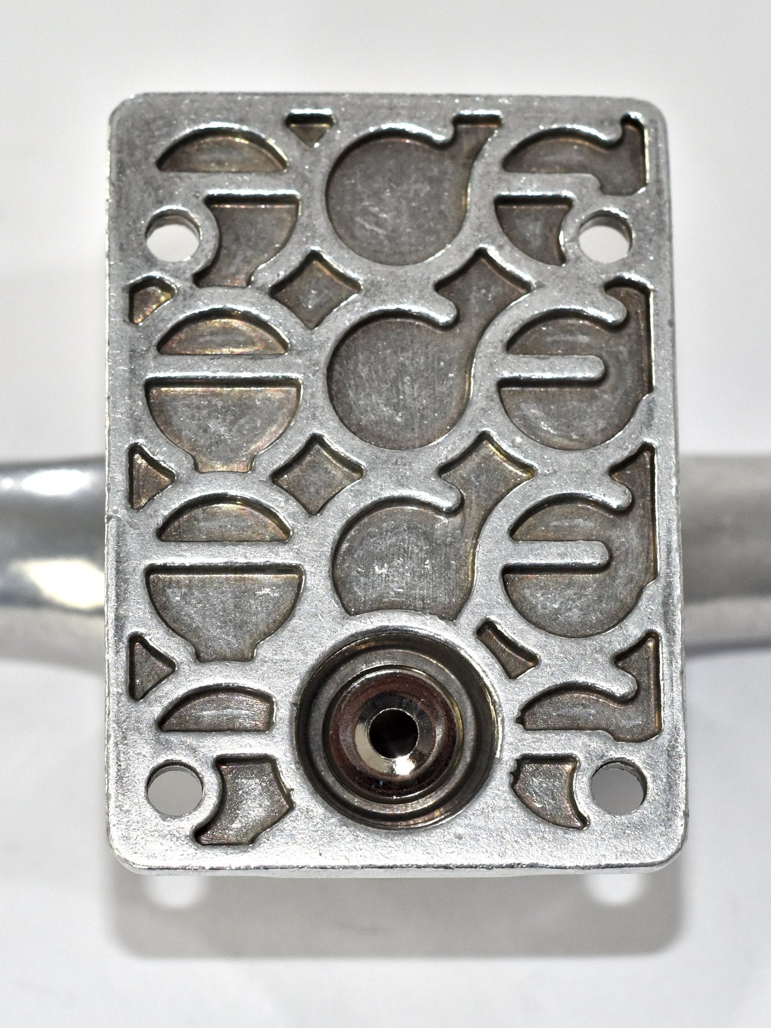 Ace 55 af1 hollow skateboard trucks - raw finish - 8.50 decorative metal plate