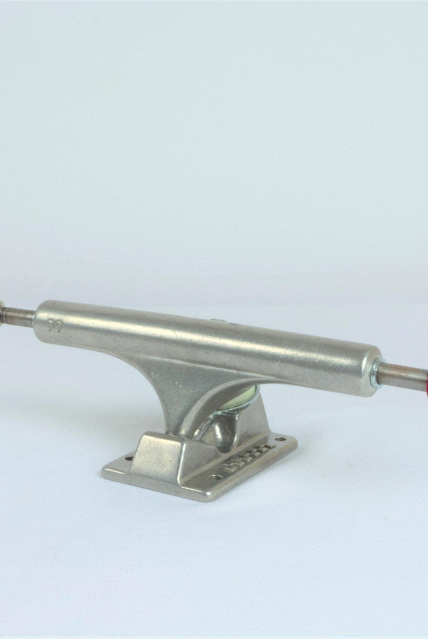 Ace 60 af1 skateboard trucks - raw finish - 8.75 skateboard truck silver