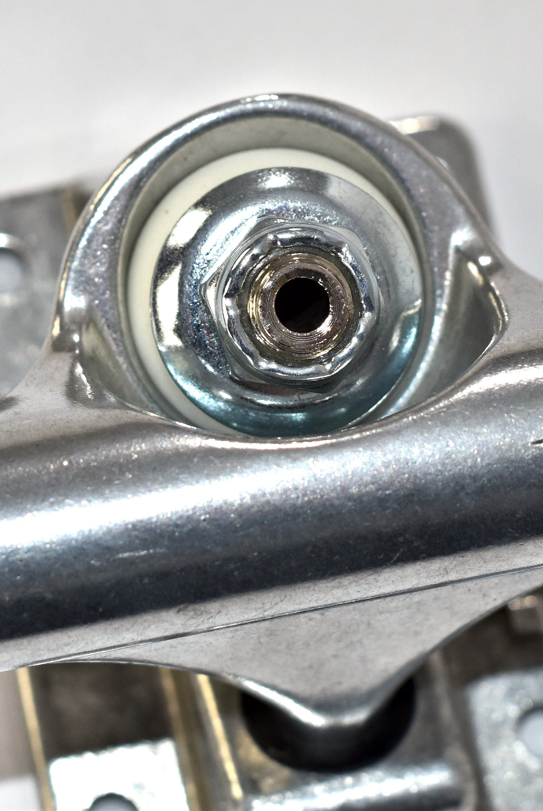 Ace 66 af1 hollow skateboard trucks - raw - 9.00 skateboard truck visible