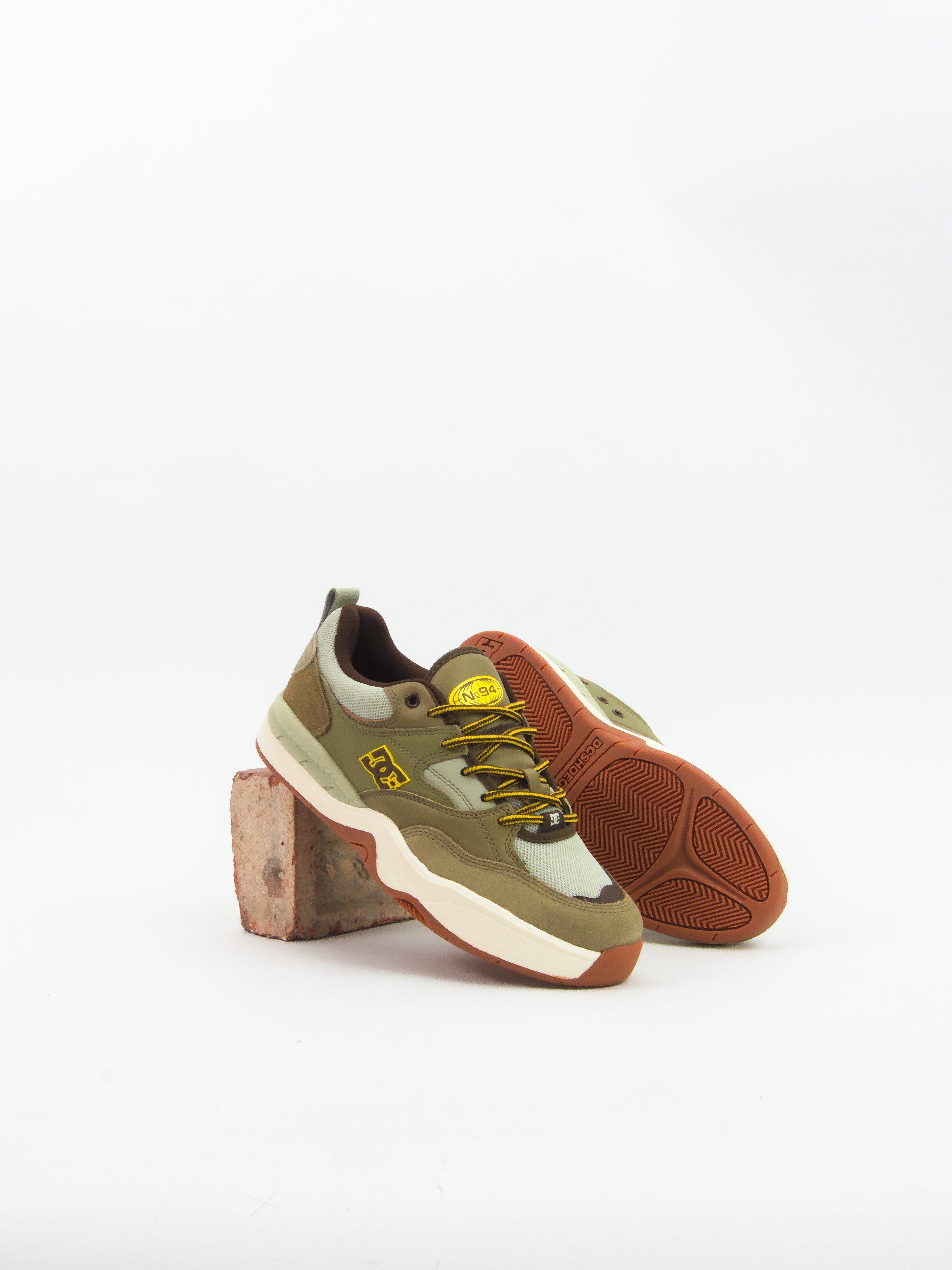 Dc shoes - ascend skate - brown gum