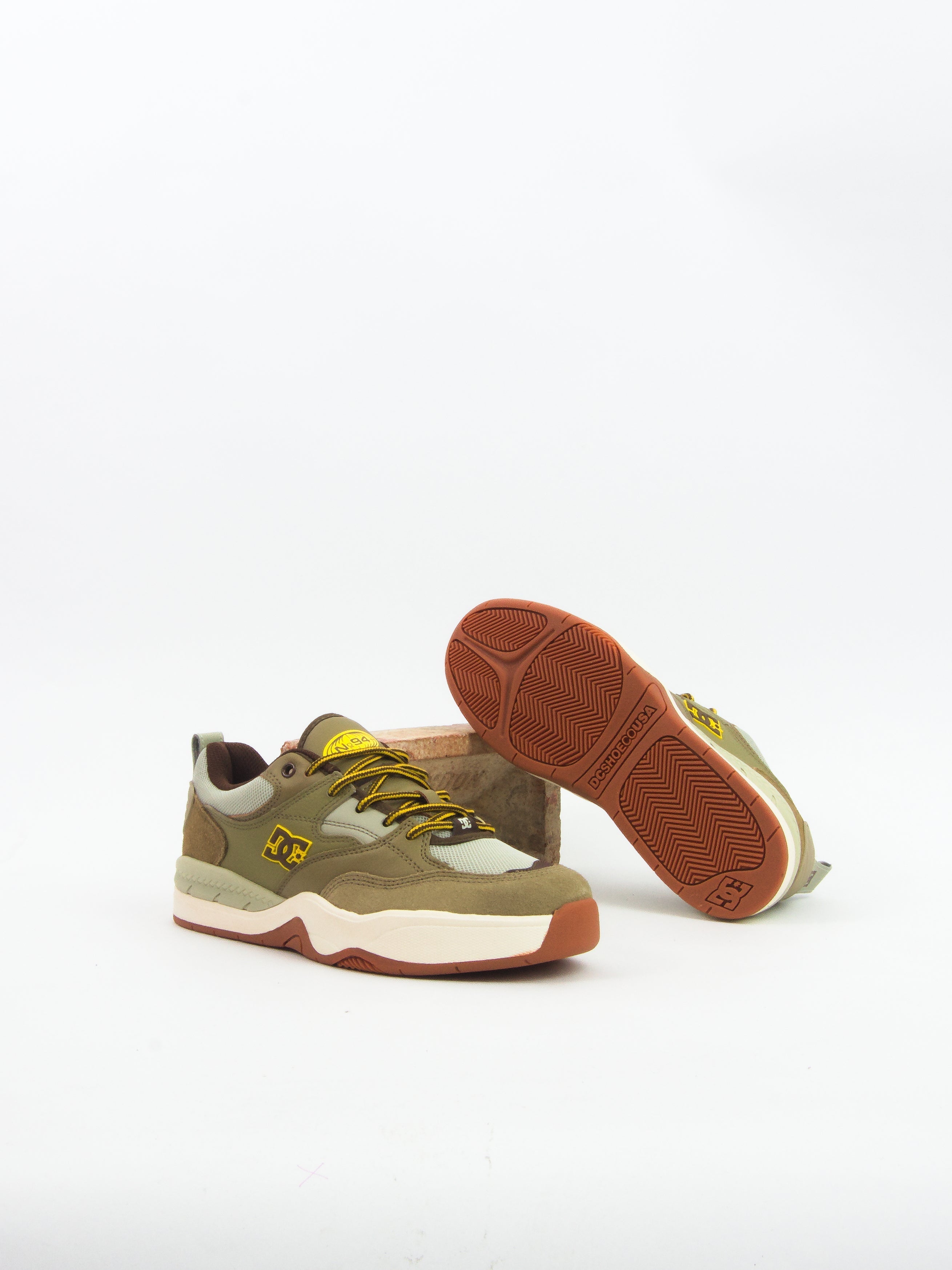 Dc shoes - ascend skate - brown gum
