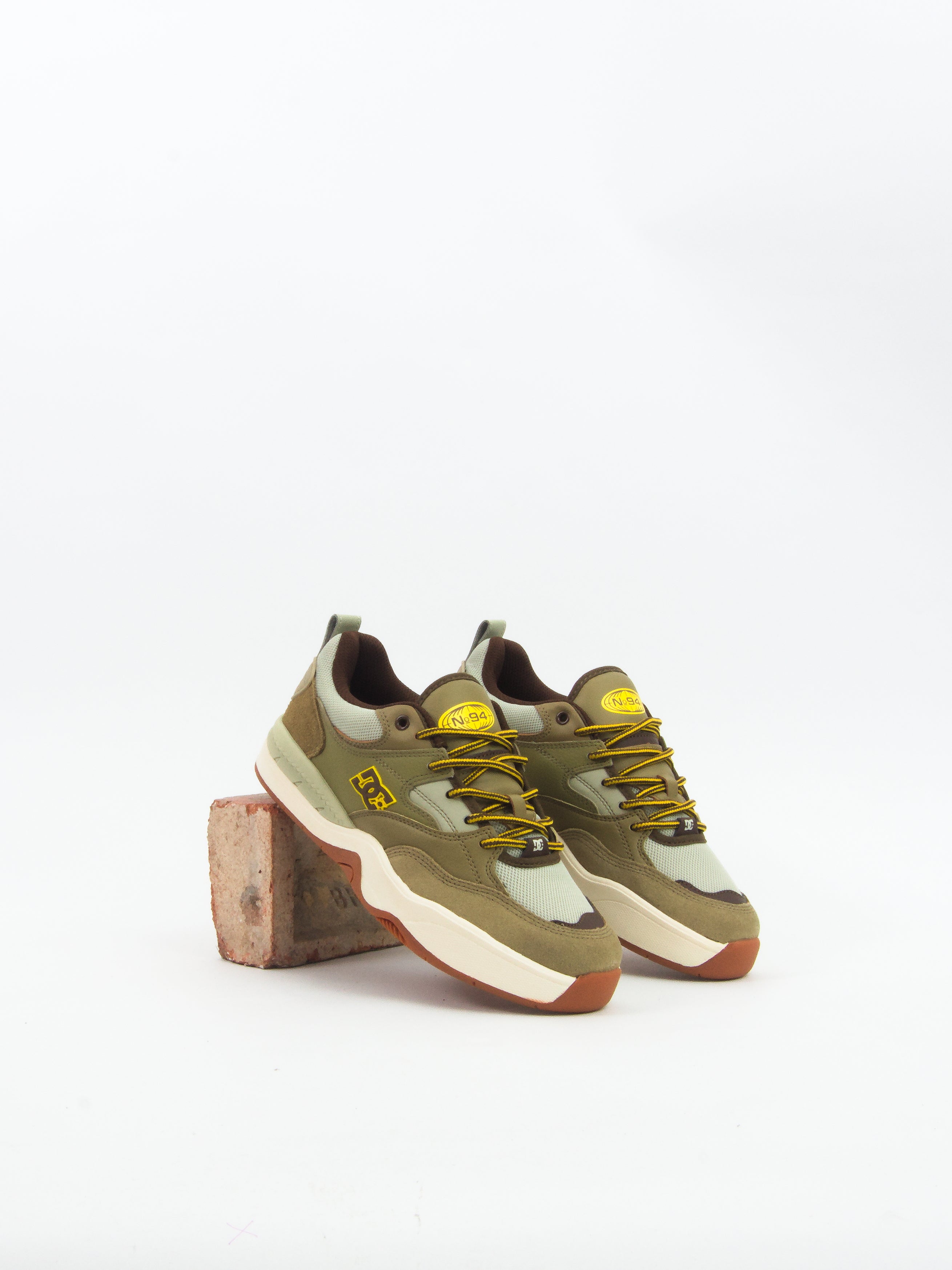 Dc shoes - ascend skate - brown gum