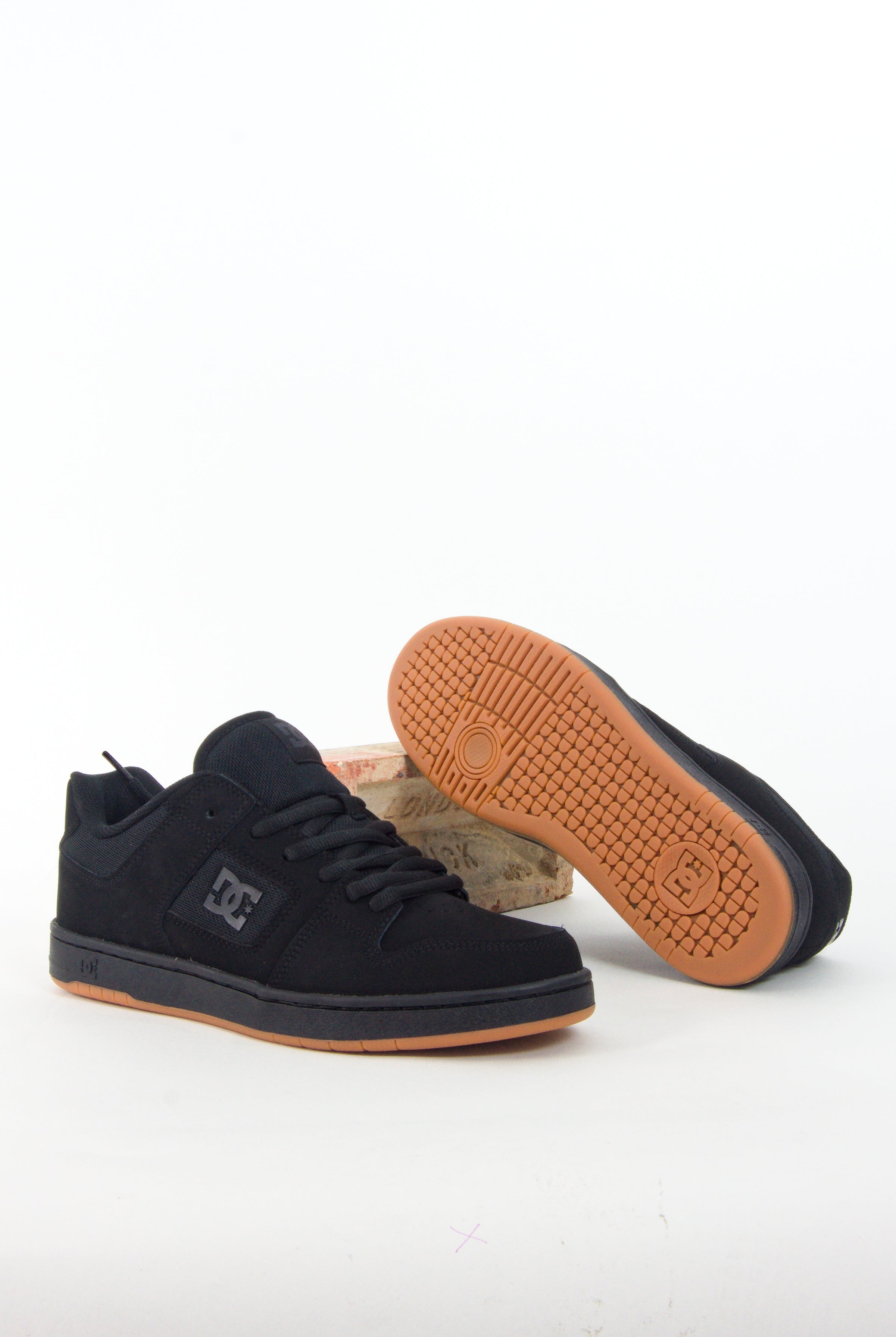 Dc shoes - mantecca 4 skate - black / gum