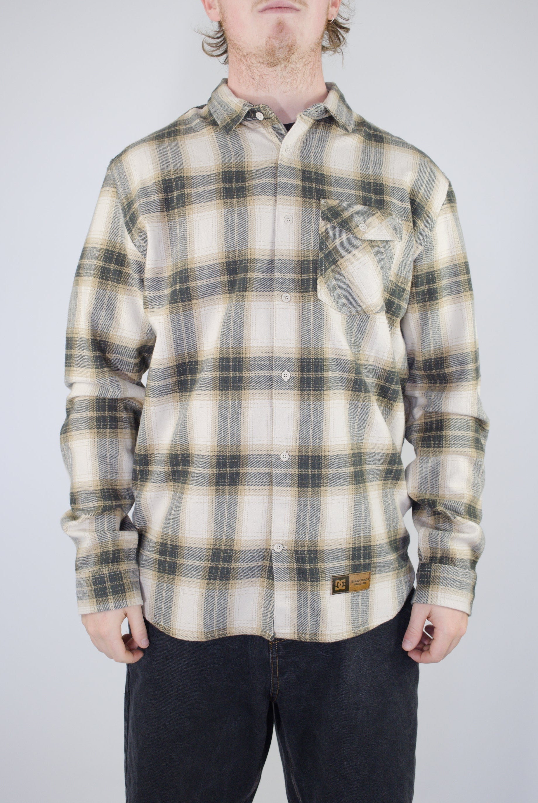 2xl dc shoes marshal flannel shirt beige / tan / grey 2 xl last plaid flannel button up
