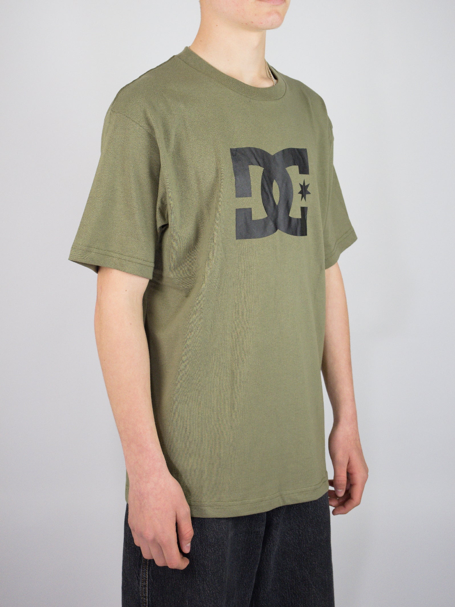 Dc shoes - star tee shirt - deep lichen green