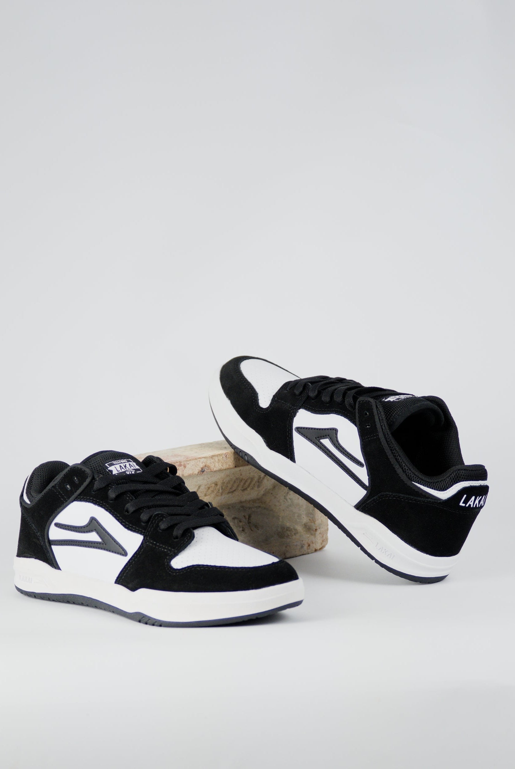 Lakai - telford low skate shoe - black white