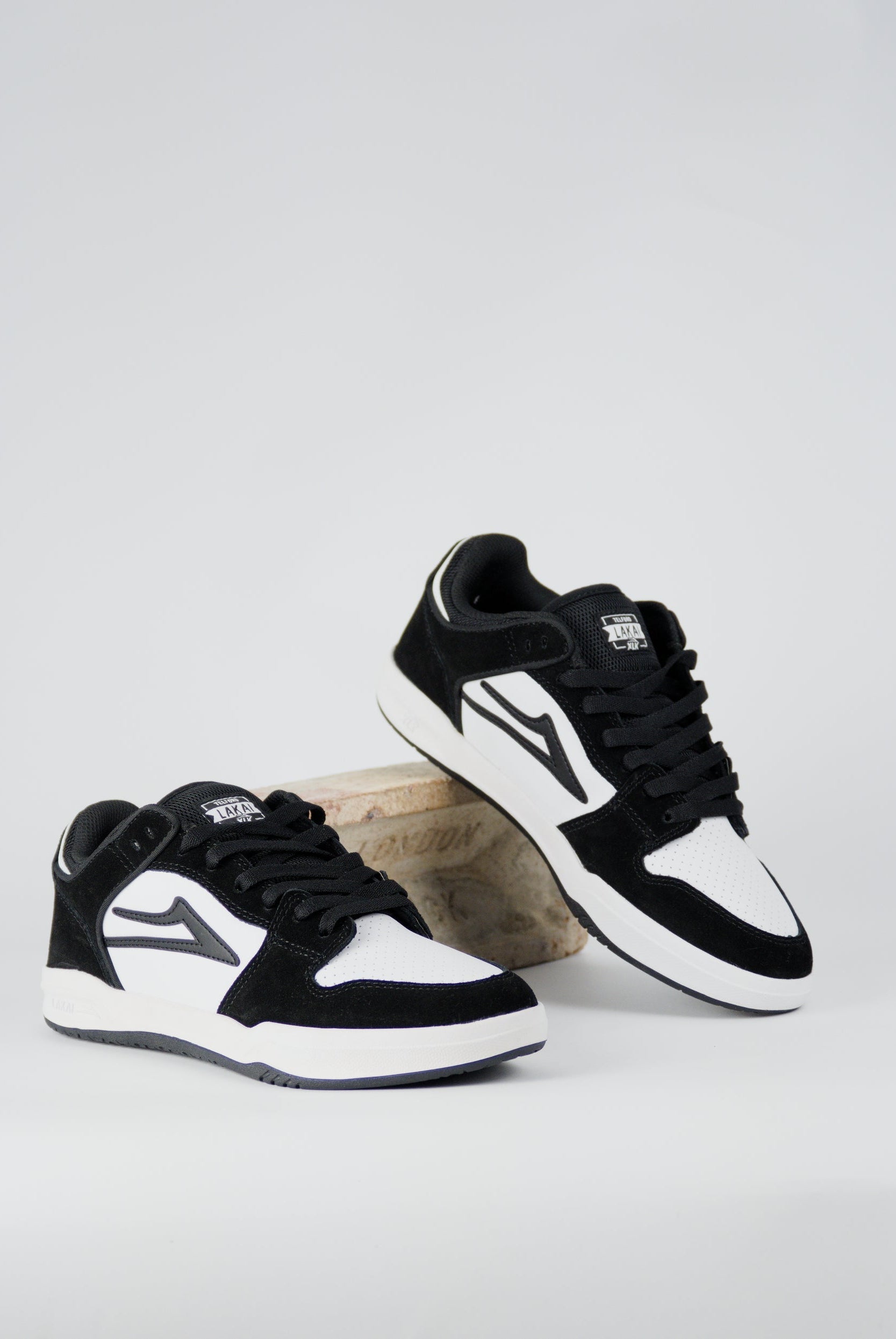 Lakai - telford low skate shoe - black white
