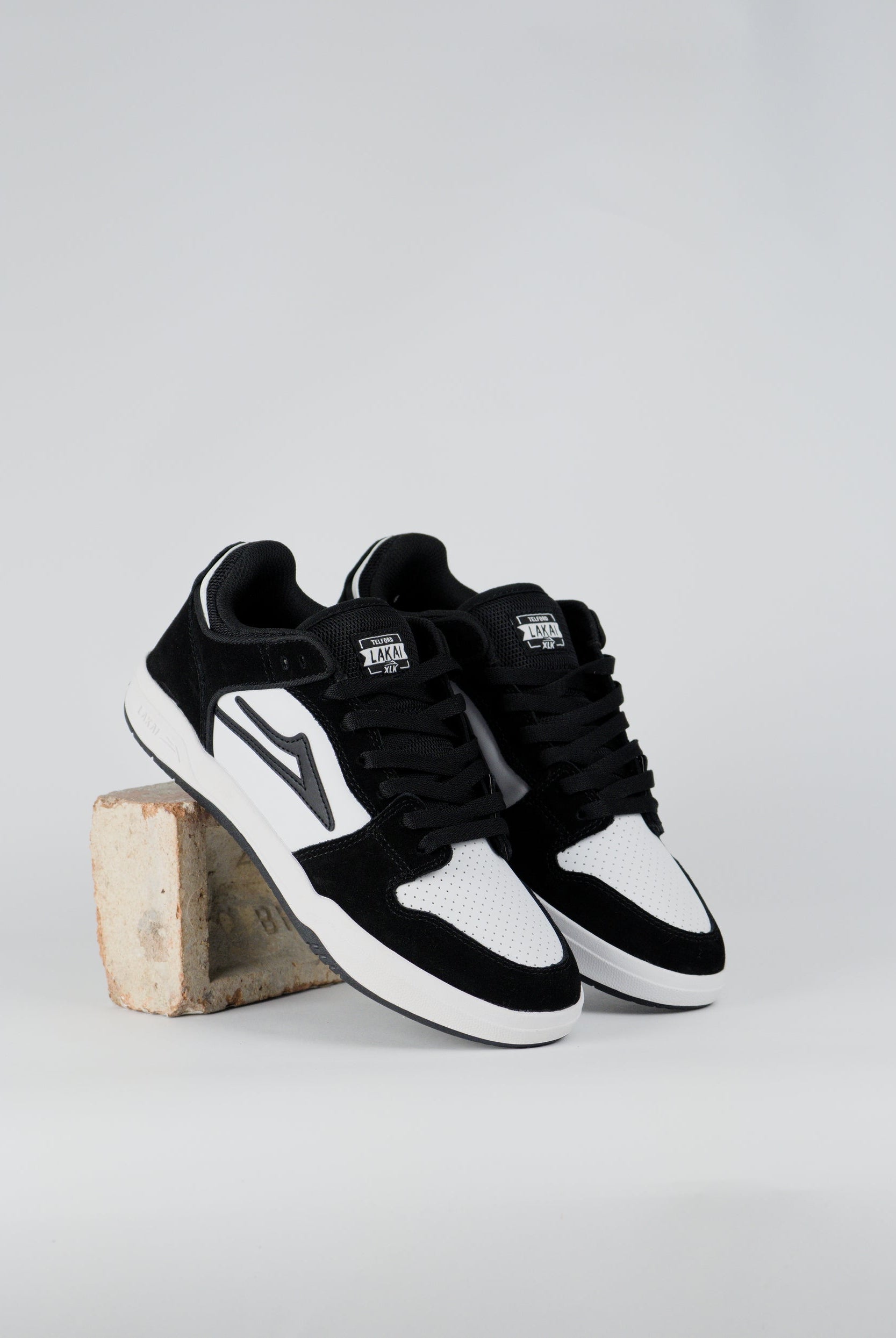 Lakai - telford low skate shoe - black white