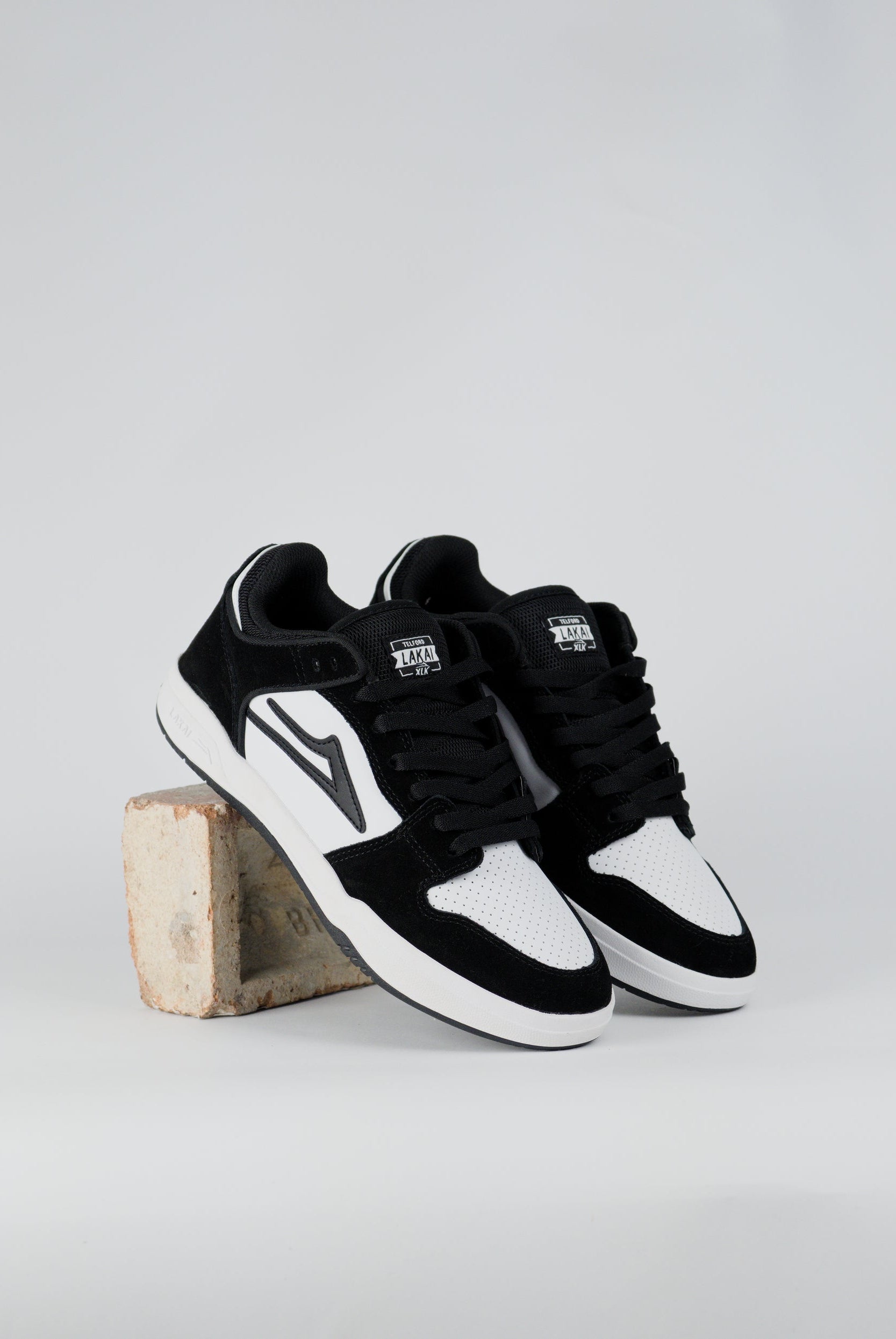 Lakai - telford low skate shoe - black white