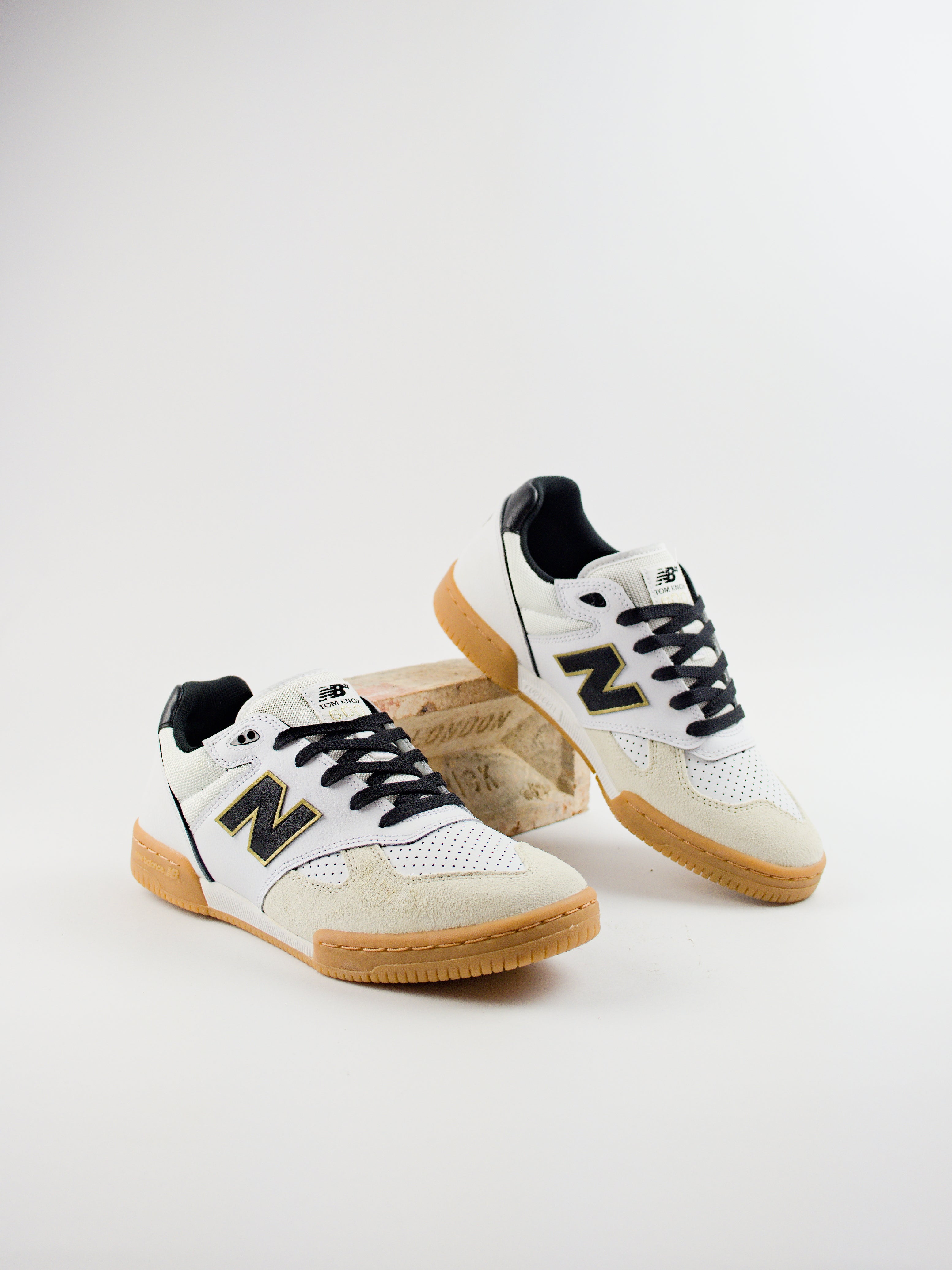 10.5 new balance numeric - 600 tom knox pro skate shoe - white / black last pair uk