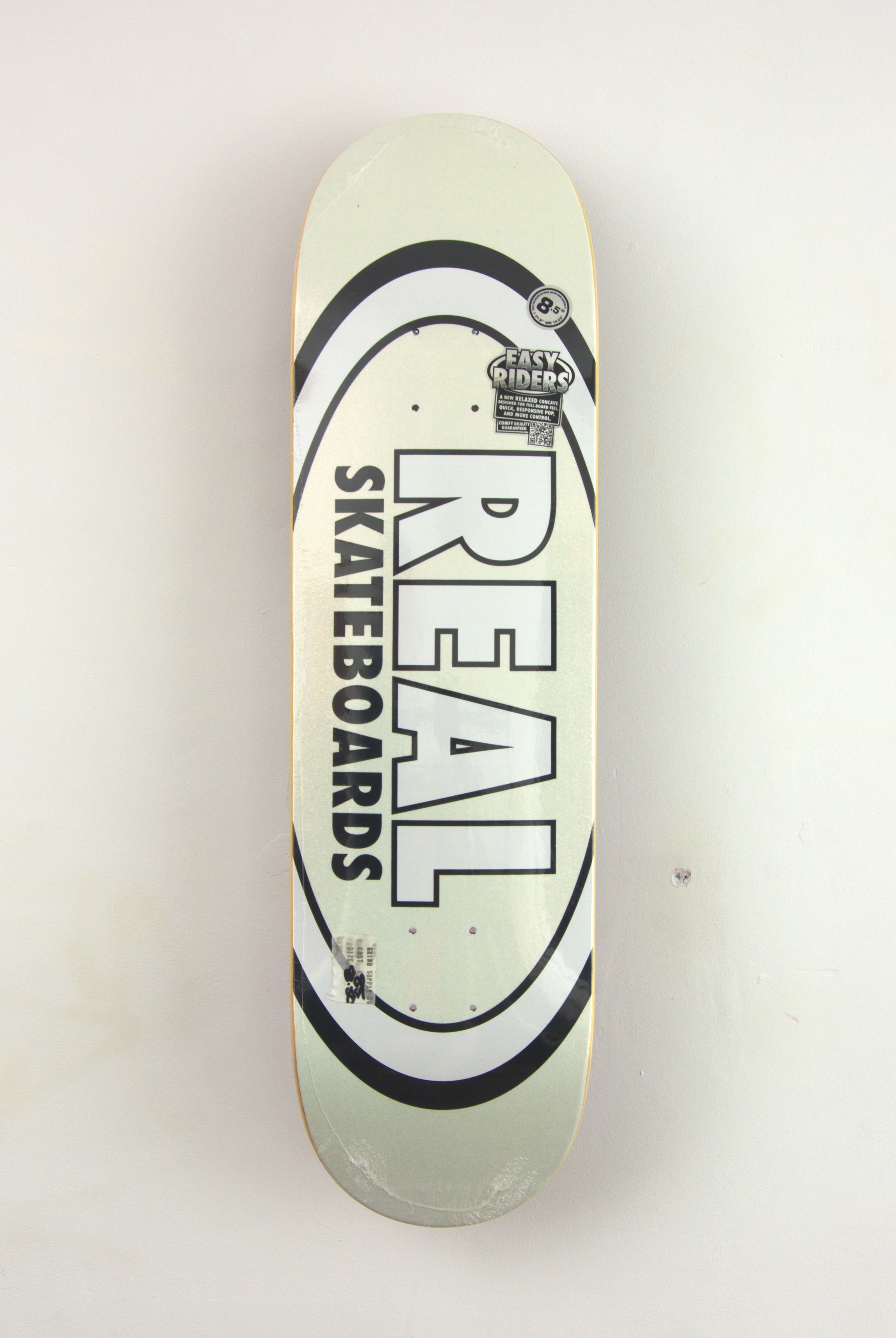 Real skateboards - classic oval team skateboard deck - 8.38 white