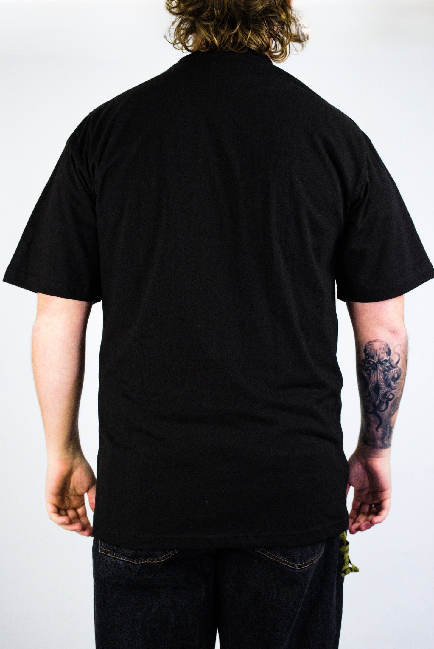 Snack - caps lock tee - black