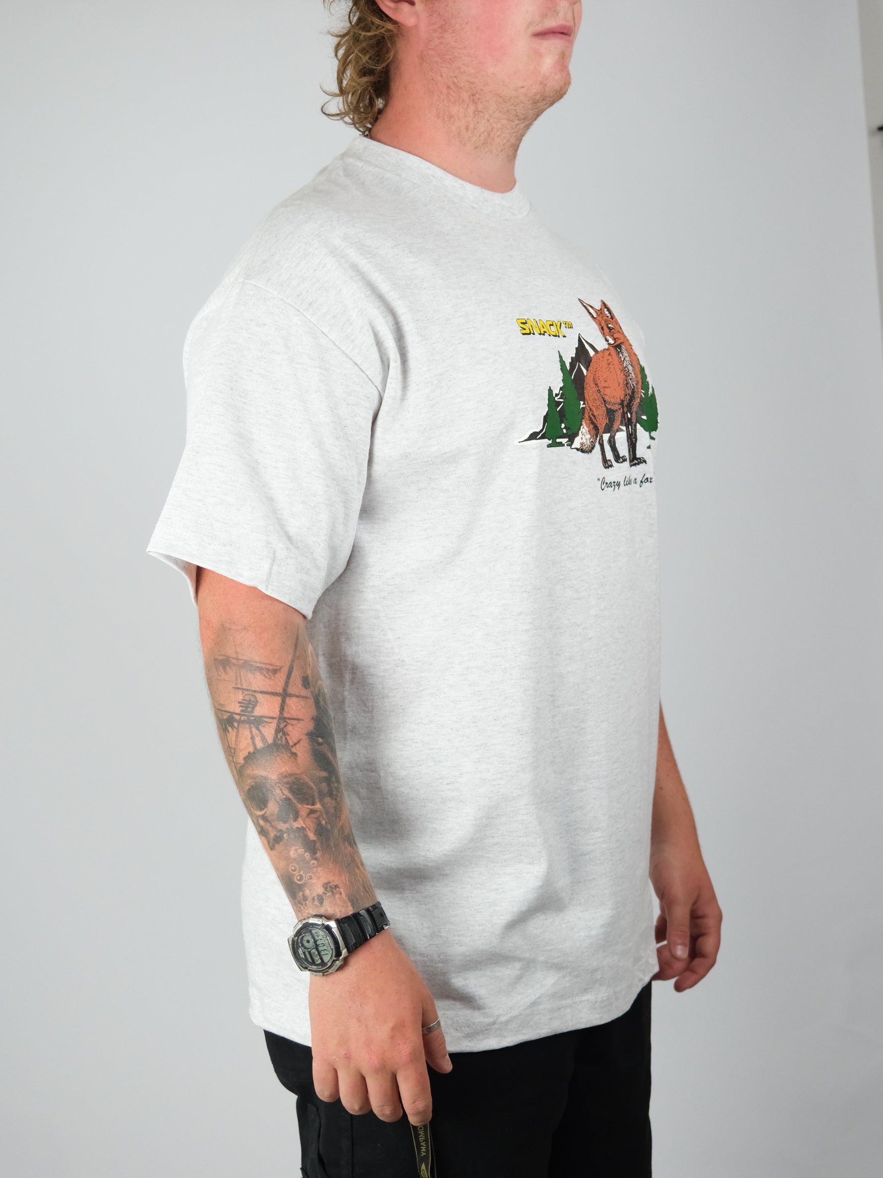 Snack - ’raspberry’ heavy weight t-shirt - white / red