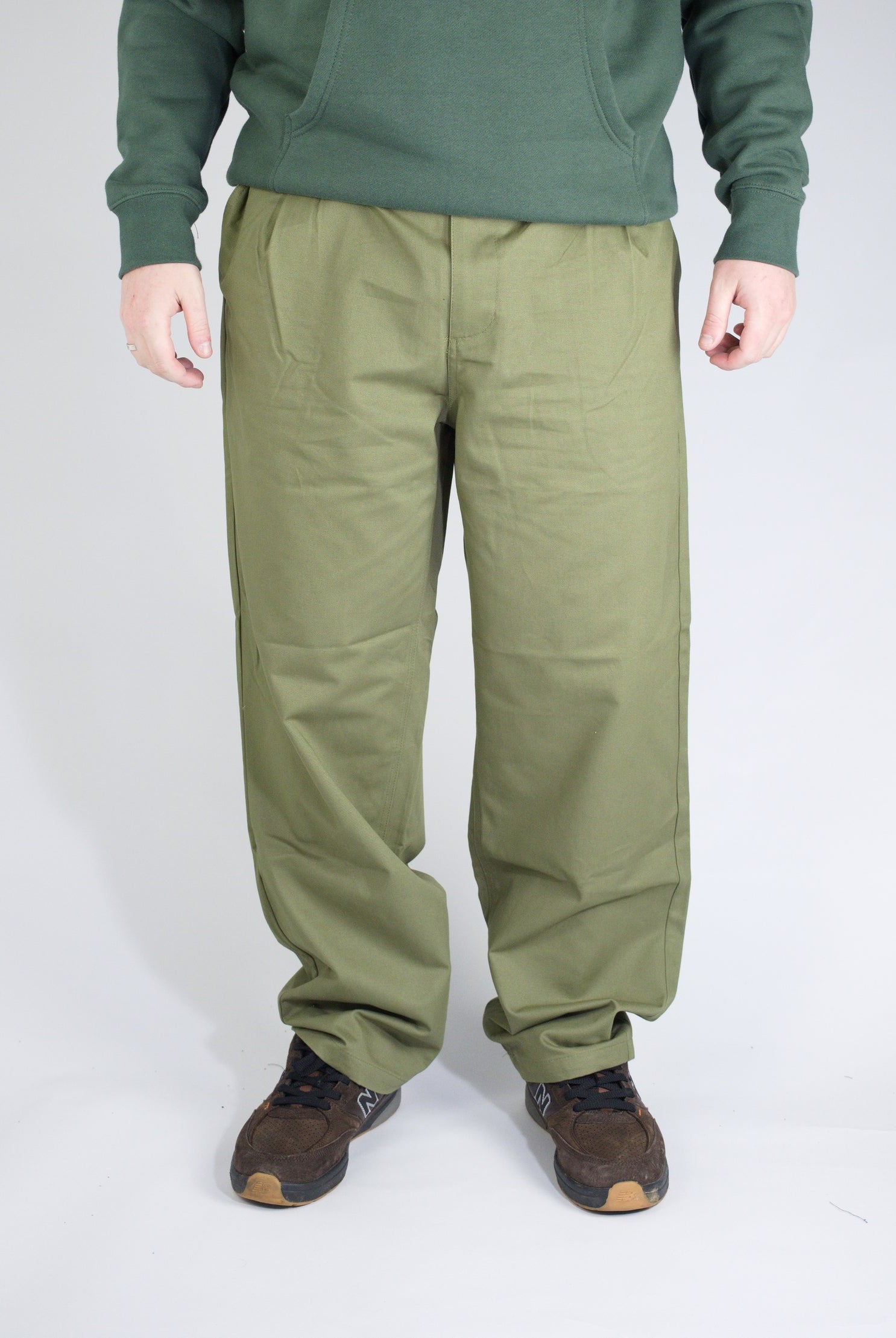 Sour solution - baggy chino - olive green