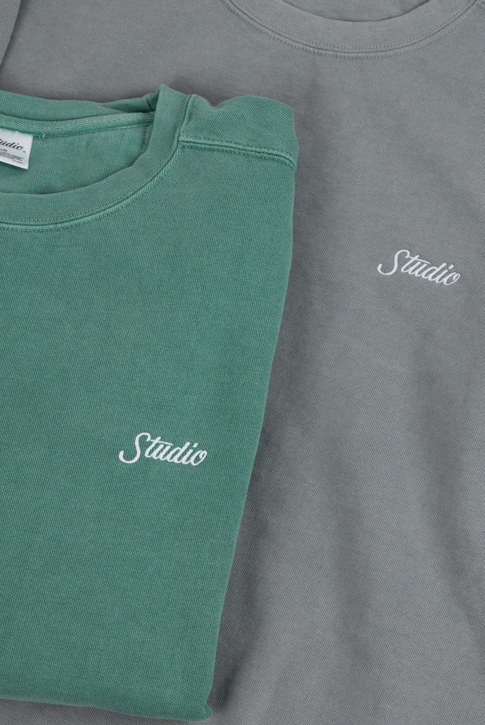 Studio - small script garment dyed crewneck - grey