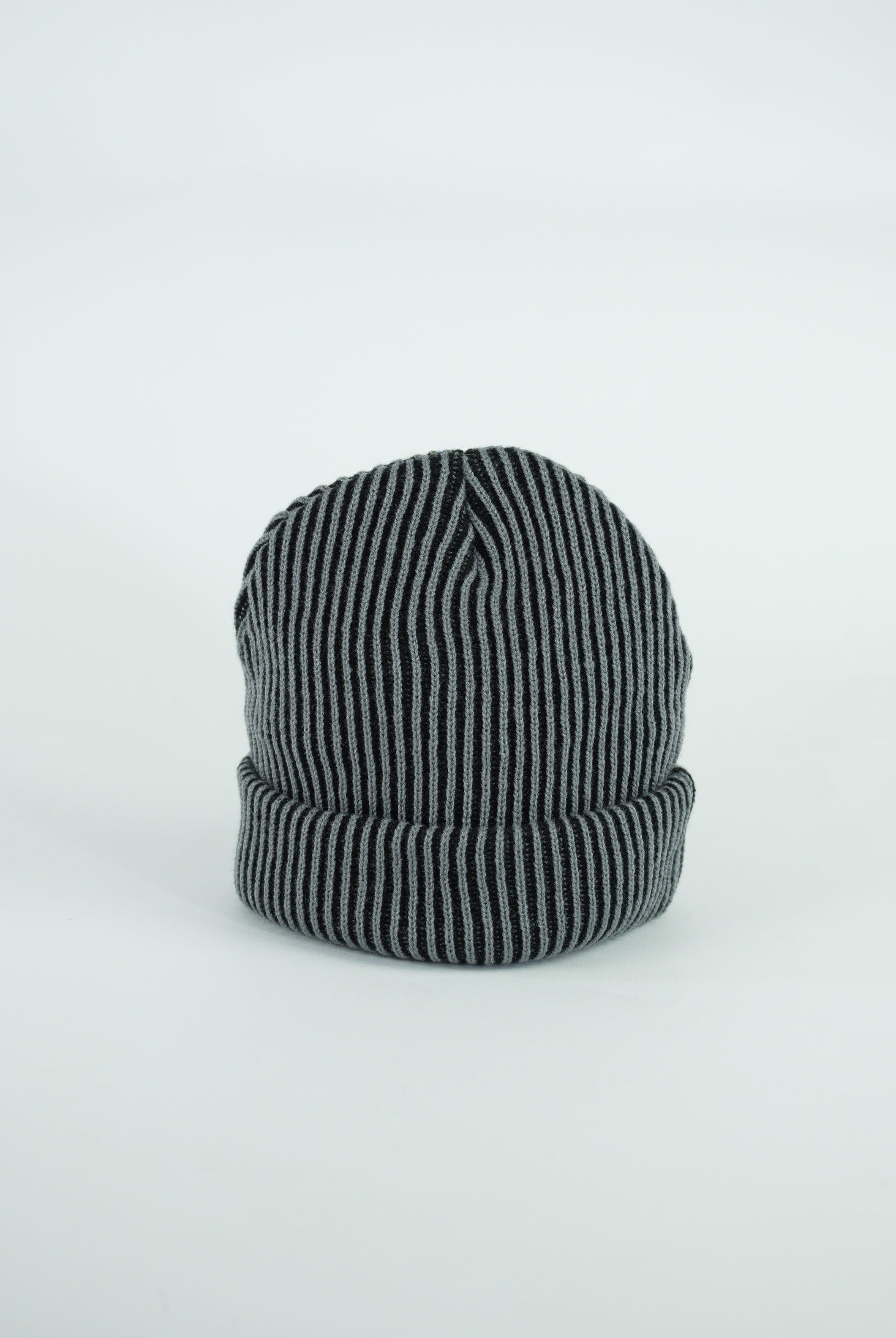Theorie of atlantis two tone cuff beanie grey/ black striped gray black