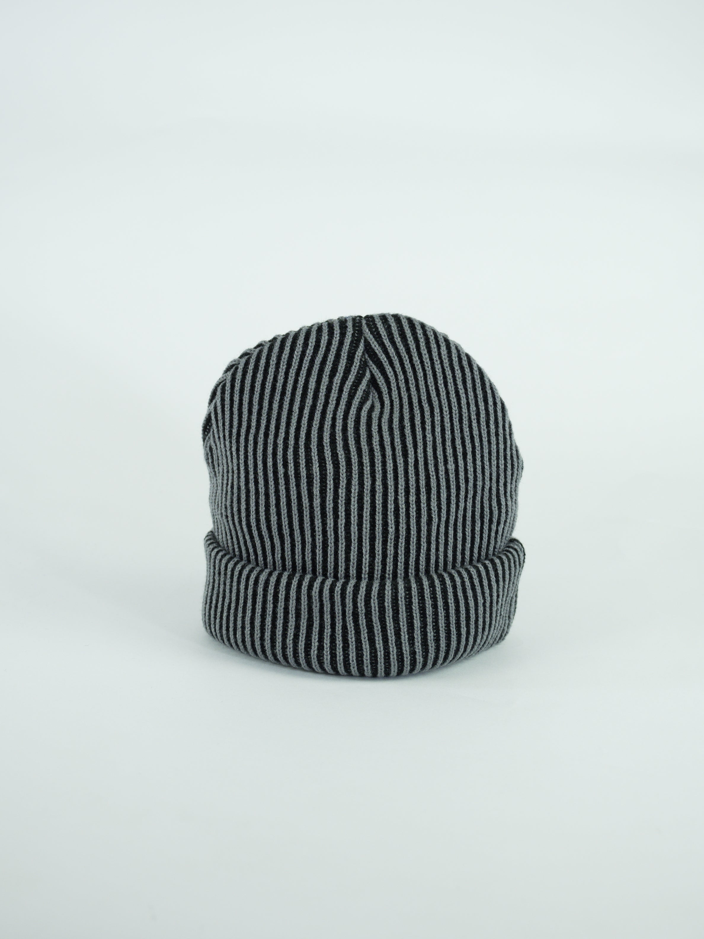 Theorie of atlantis two tone cuff beanie grey/ black striped gray black