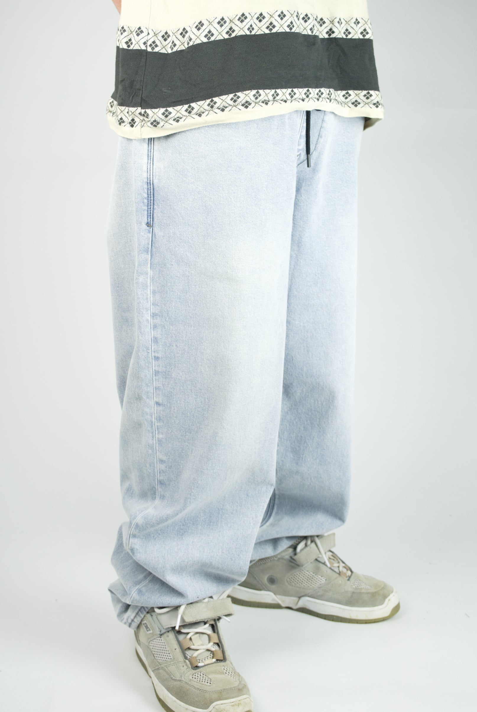 Volcom - freazy loose fit denim - elasticated wasteband drawstring jeans - acid wash blue