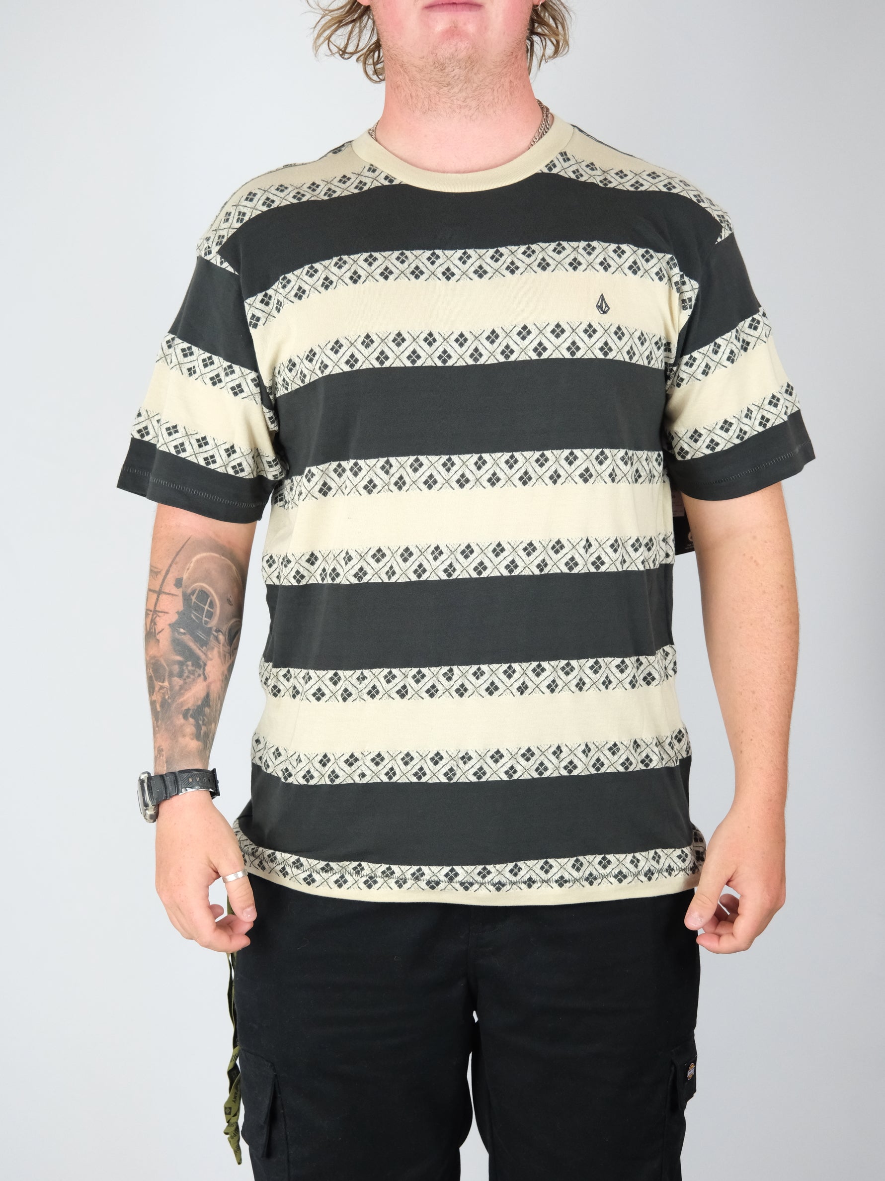 Volcom - iron stone crew tee - stealth