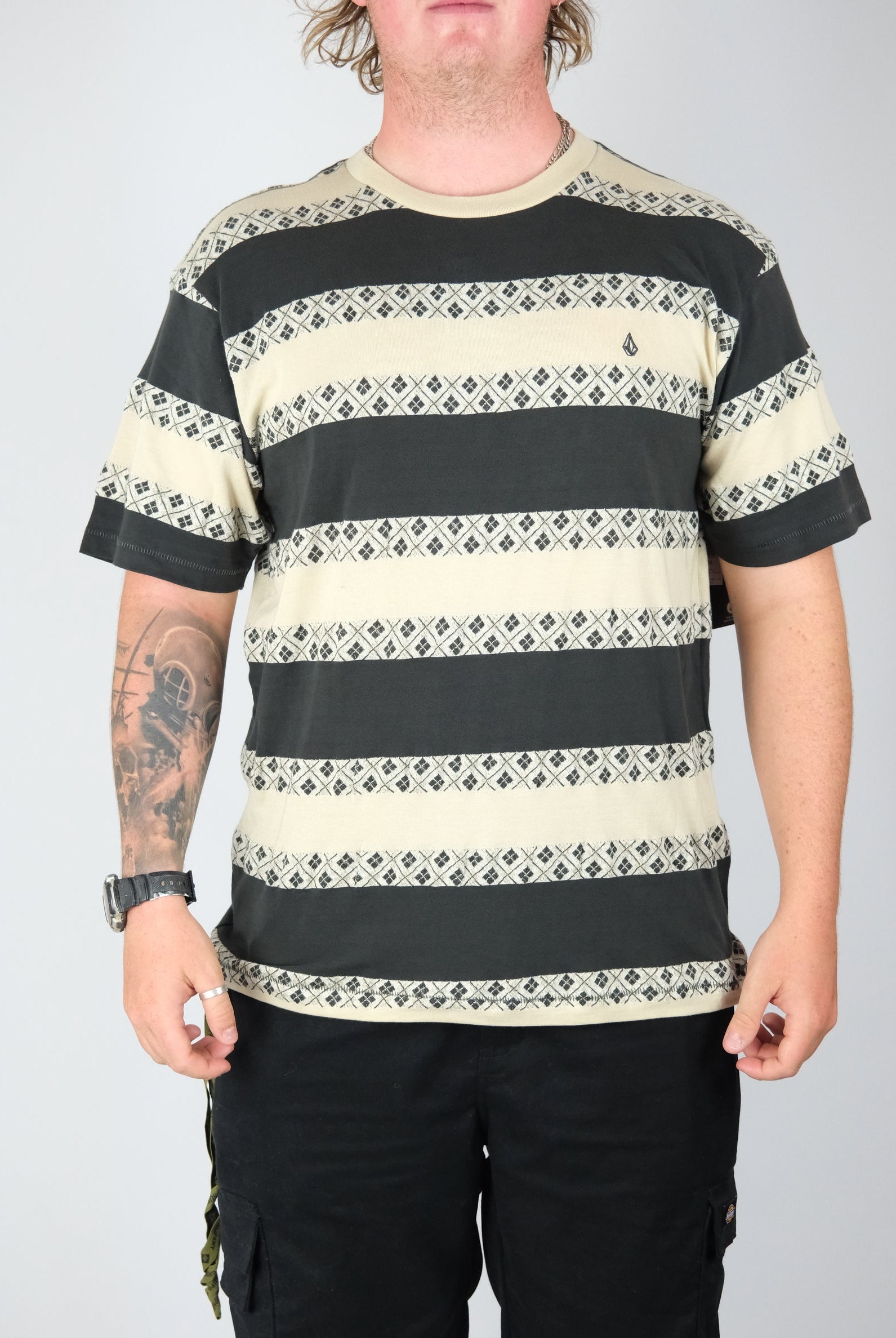 Volcom - iron stone crew tee - stealth