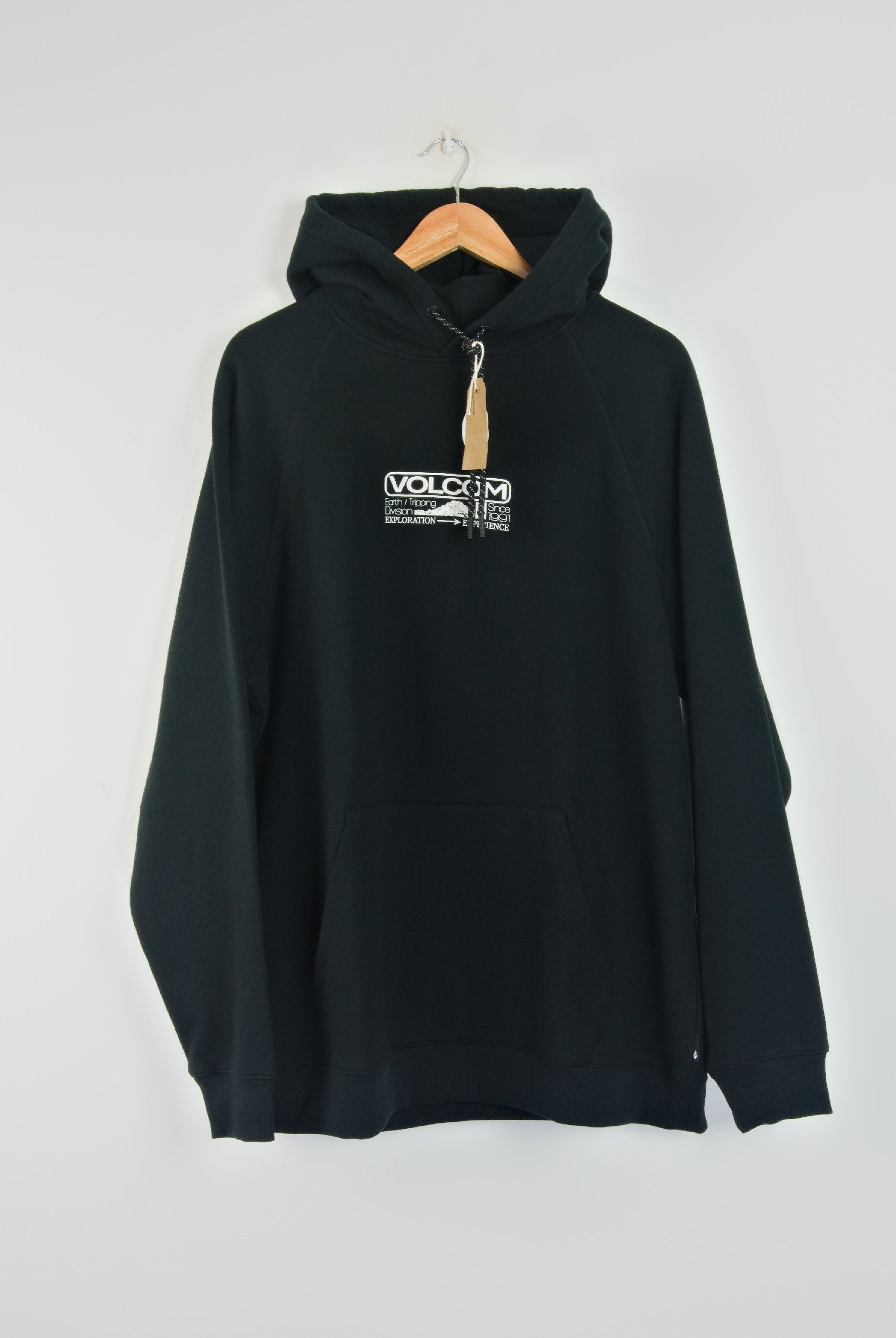 Xl volcom – “out there” pull over hoodie black last one only