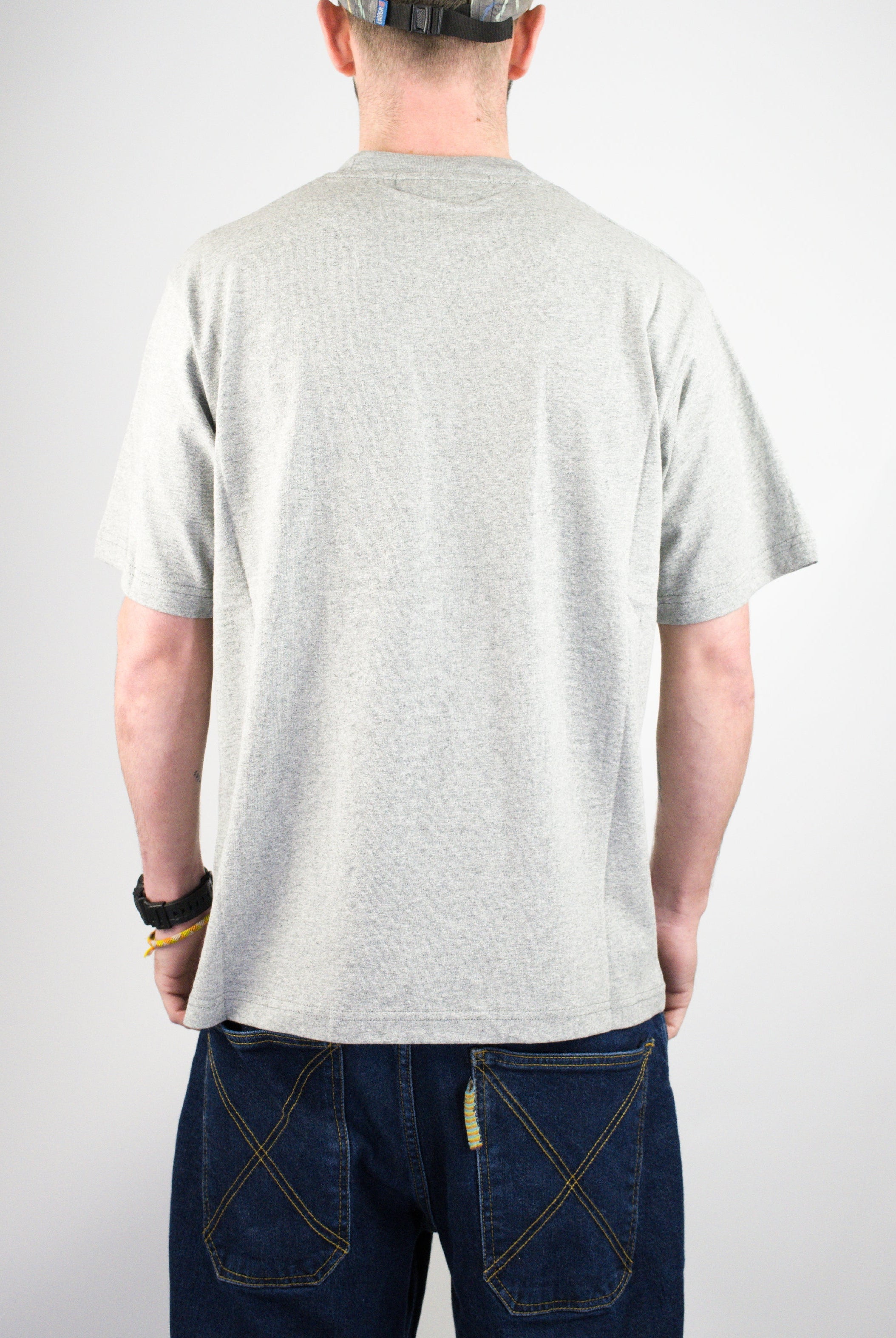Xl wknd - cupig tee shirt - heather grey view person plain