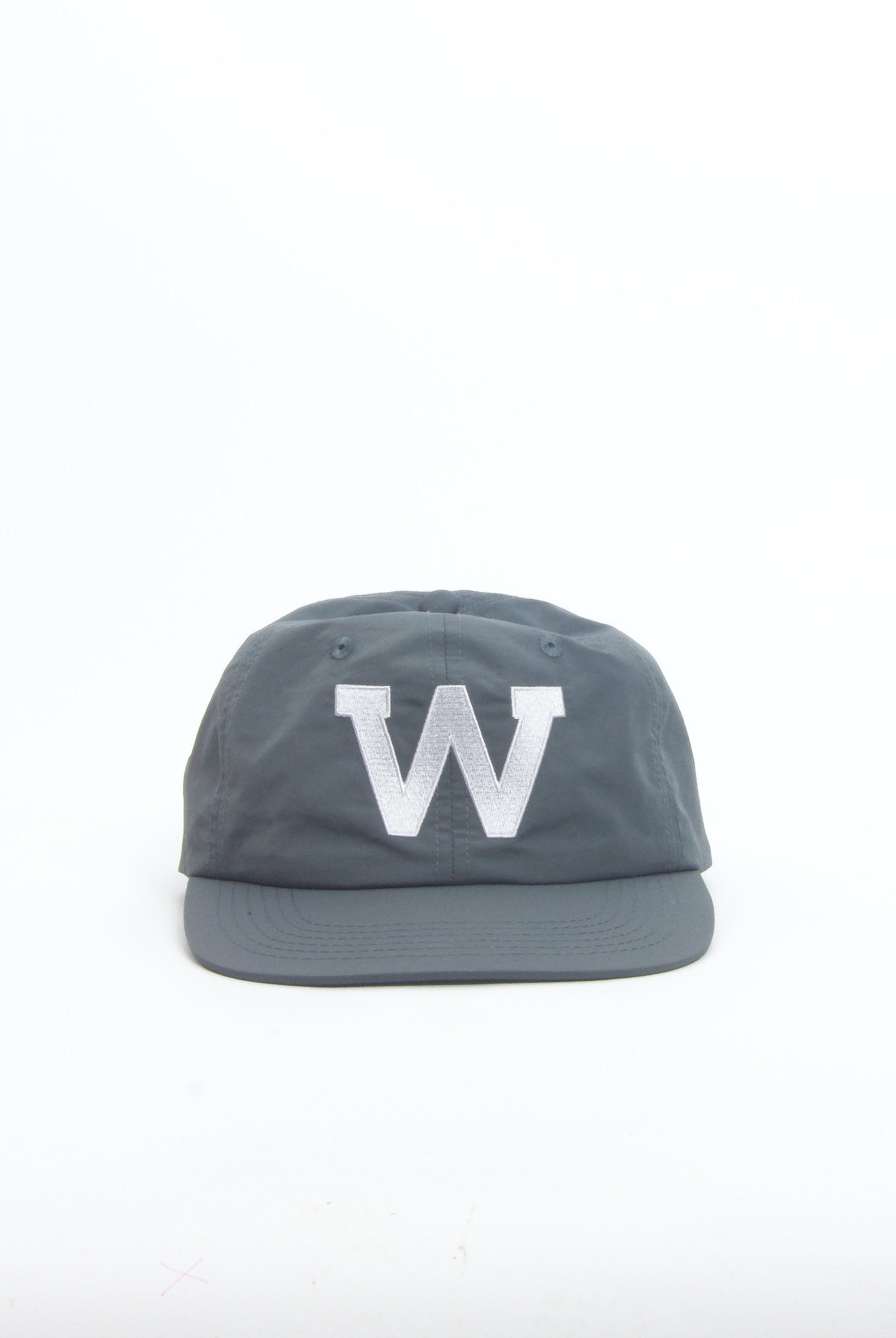 Wknd eddy unstructured 6 panel snap back metal grey / white cap