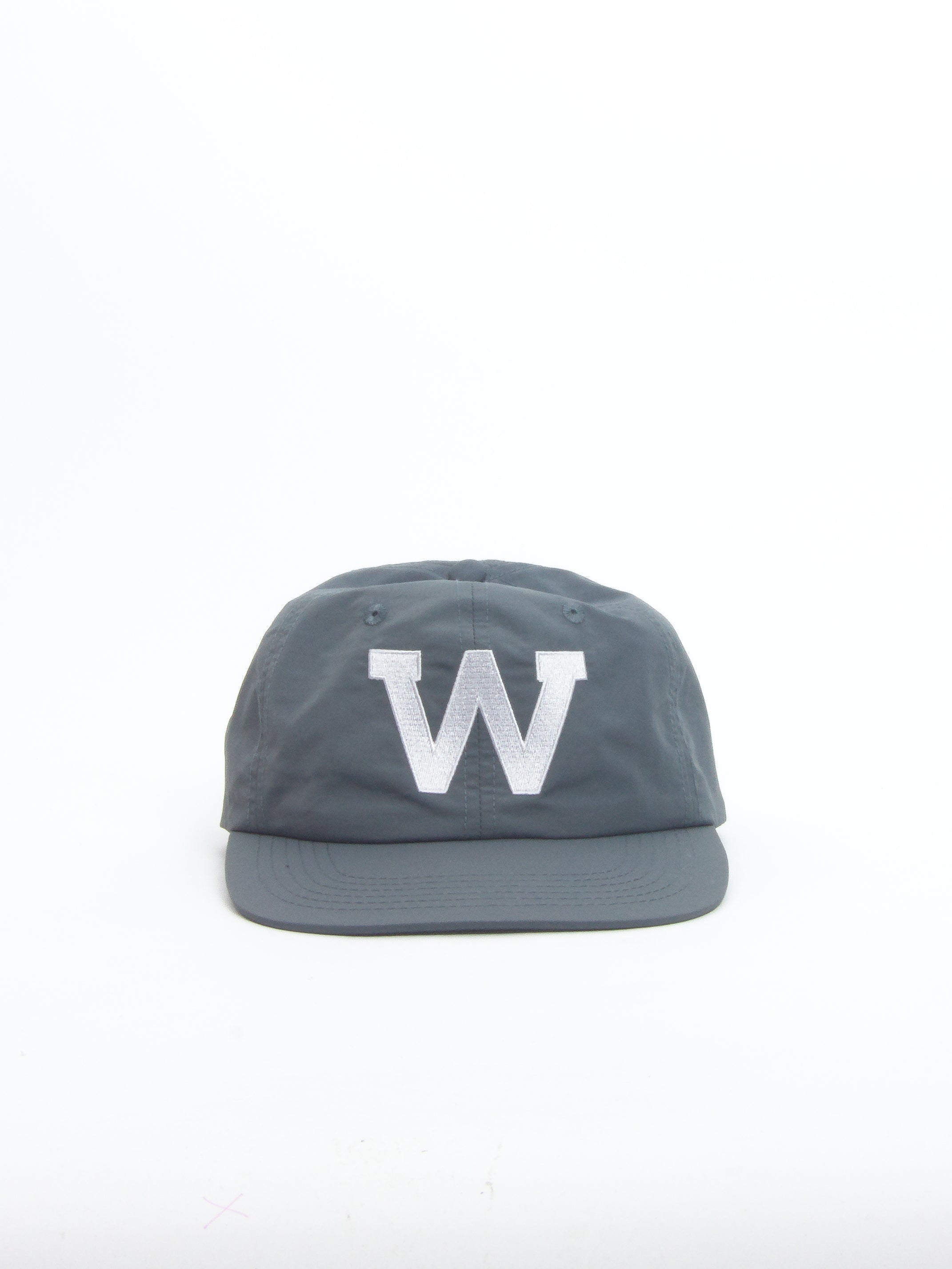 Wknd - eddy unstructured 6 panel snap back - metal grey / white - cap