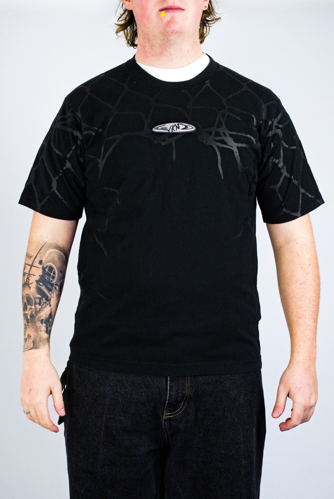 Wknd - fishbone emblem tee - faded black