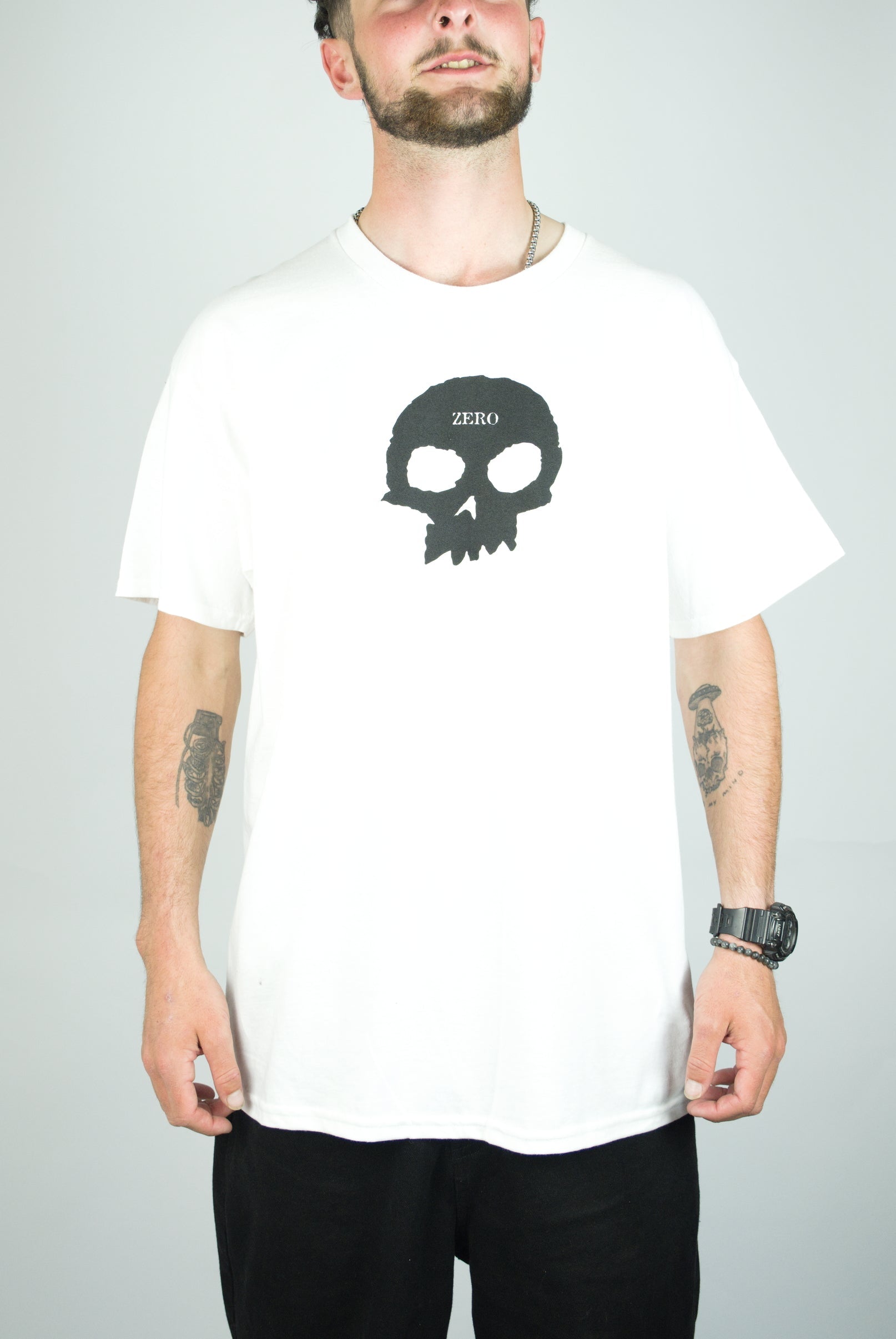 Zero - skull tee - white / black