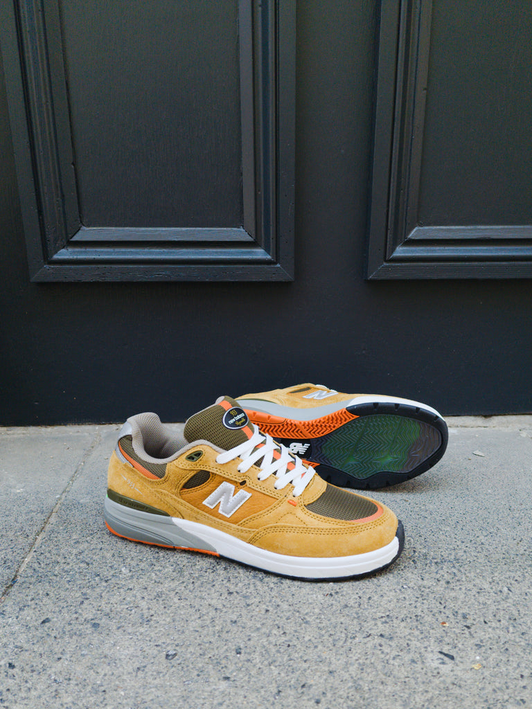 New balance numeric - 933 andrew reynolds pro skate shoe - tan white orange