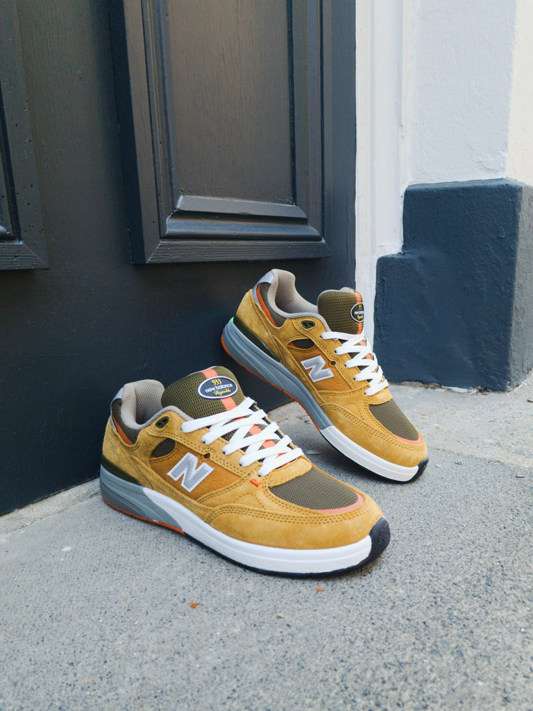 New balance numeric - 933 andrew reynolds pro skate shoe - tan white orange