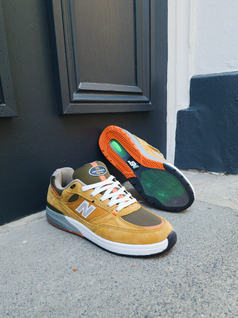 New balance numeric - 933 andrew reynolds pro skate shoe - tan white orange