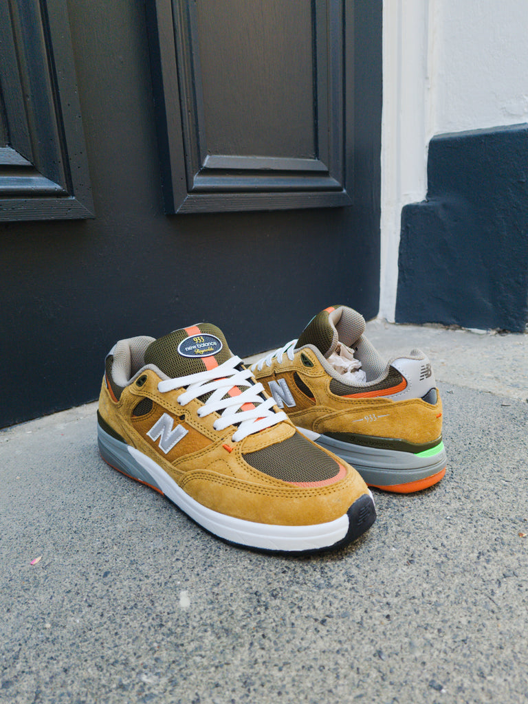 New balance numeric - 933 andrew reynolds pro skate shoe - tan white orange