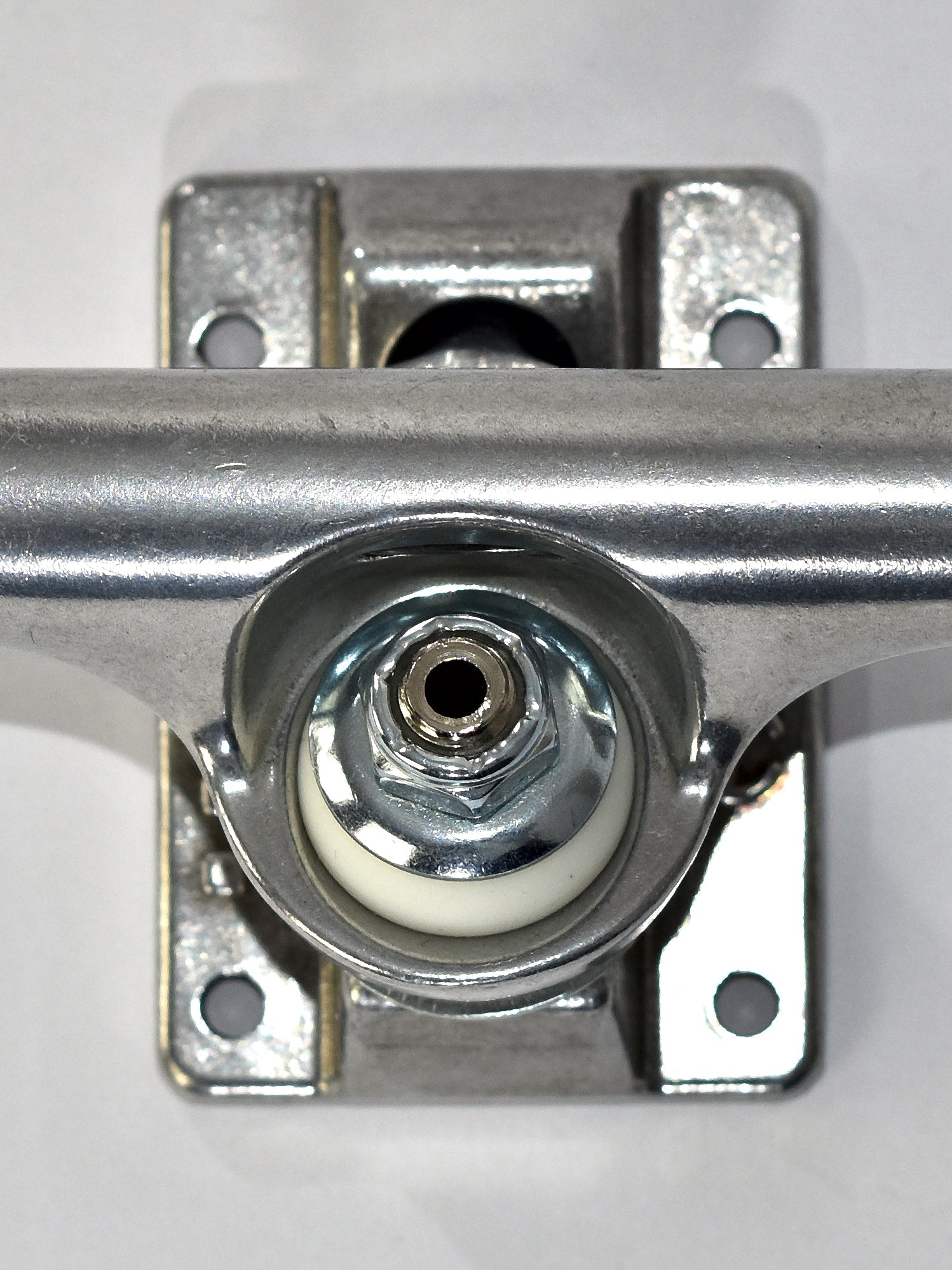 Ace 66 af1 hollow skateboard trucks - raw - 9.00 skateboard truck visible