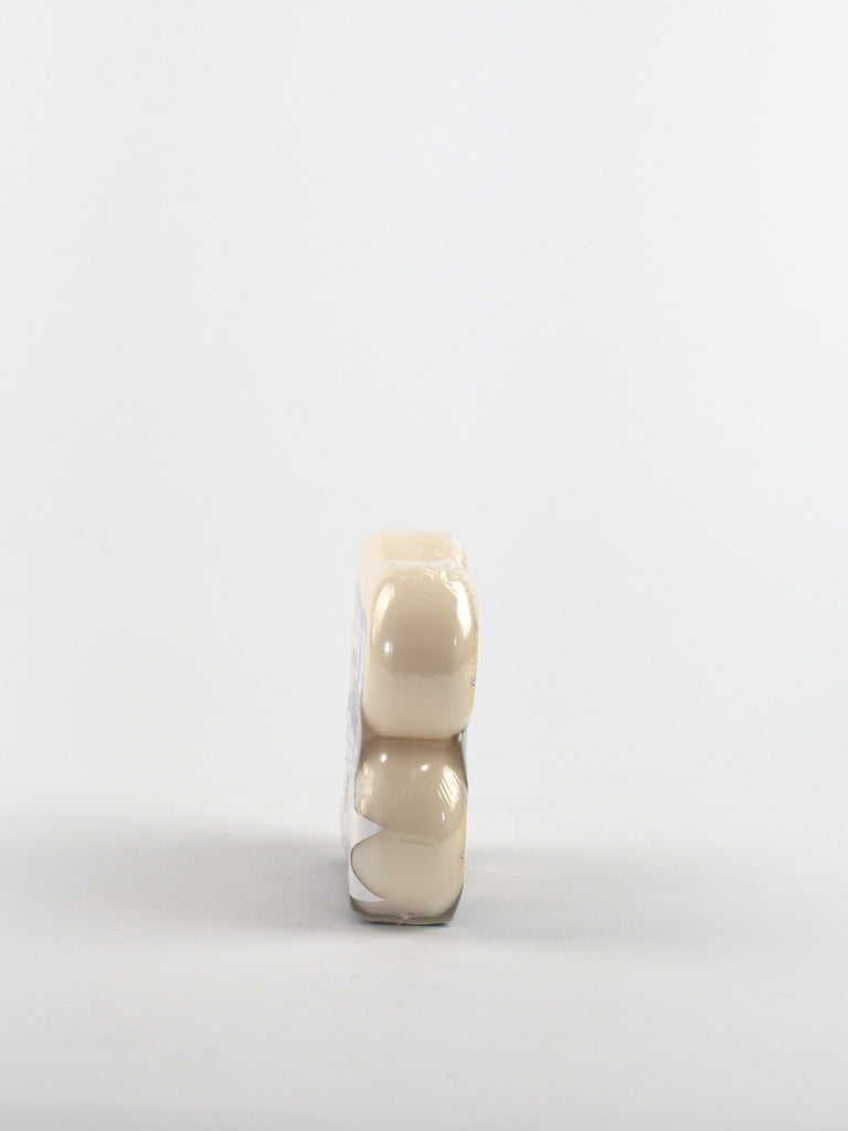 Dental bridge with three artificial teeth featured in Bones Wheels Runny Bunny Formula V6 Widecut