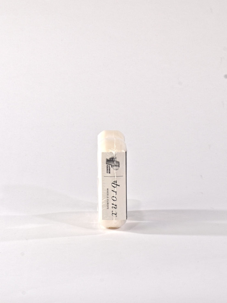 White plastic USB flash drive with ’#on’ printed on its side.