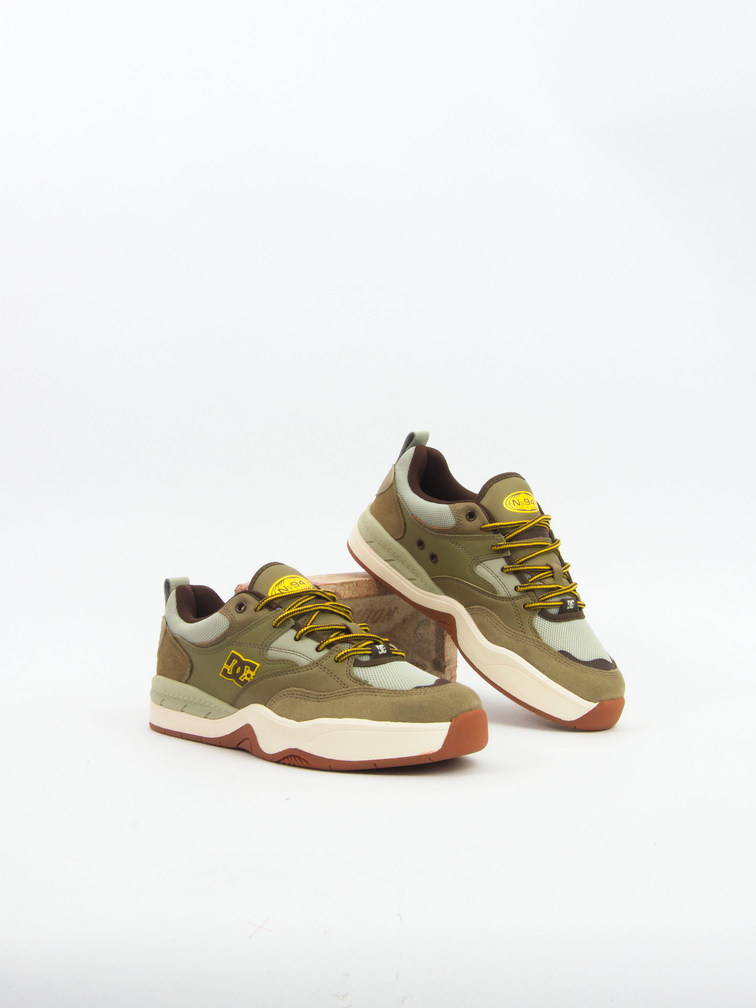 Dc shoes - ascend skate - brown gum
