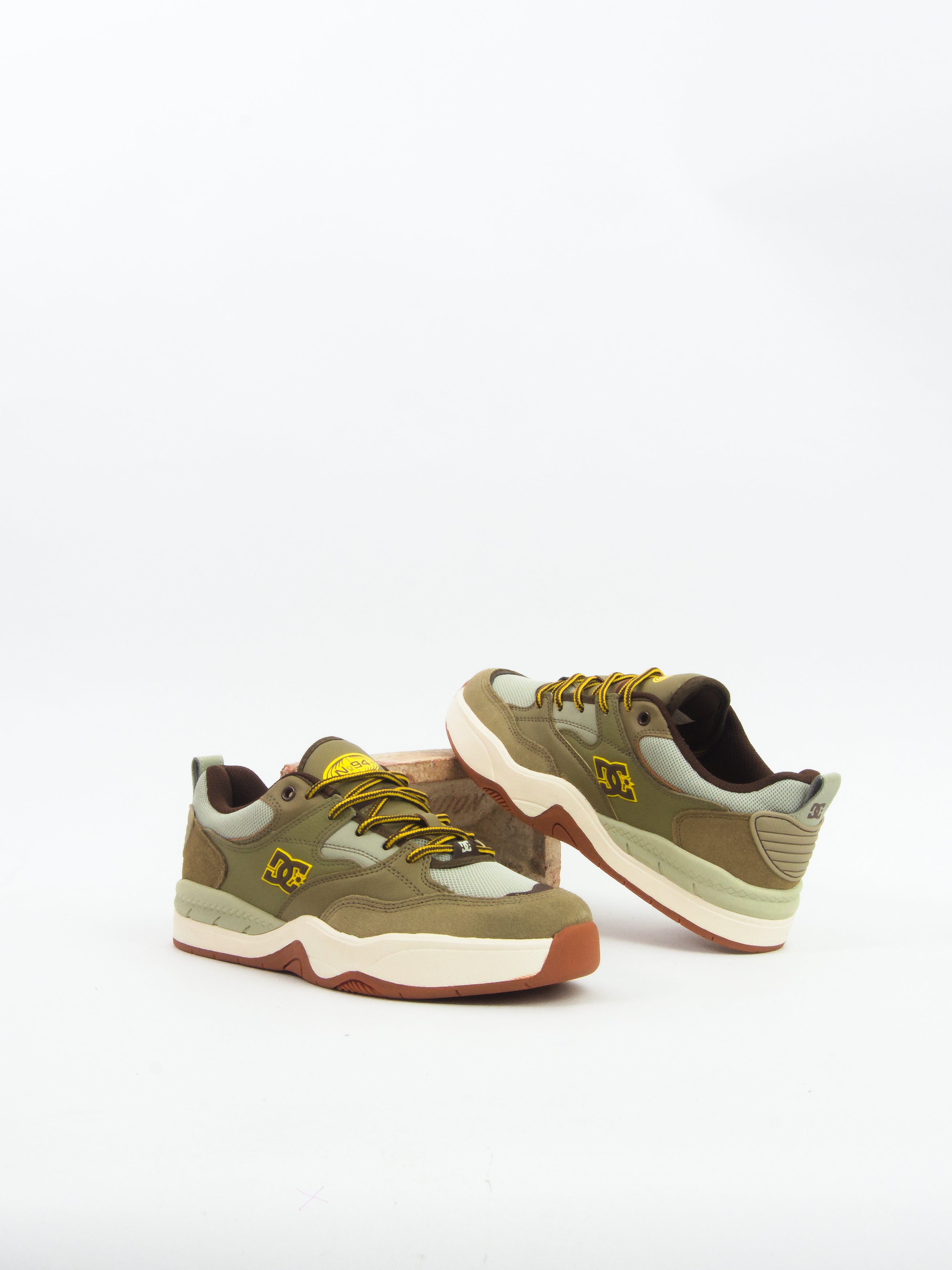 Dc shoes - ascend skate - brown gum