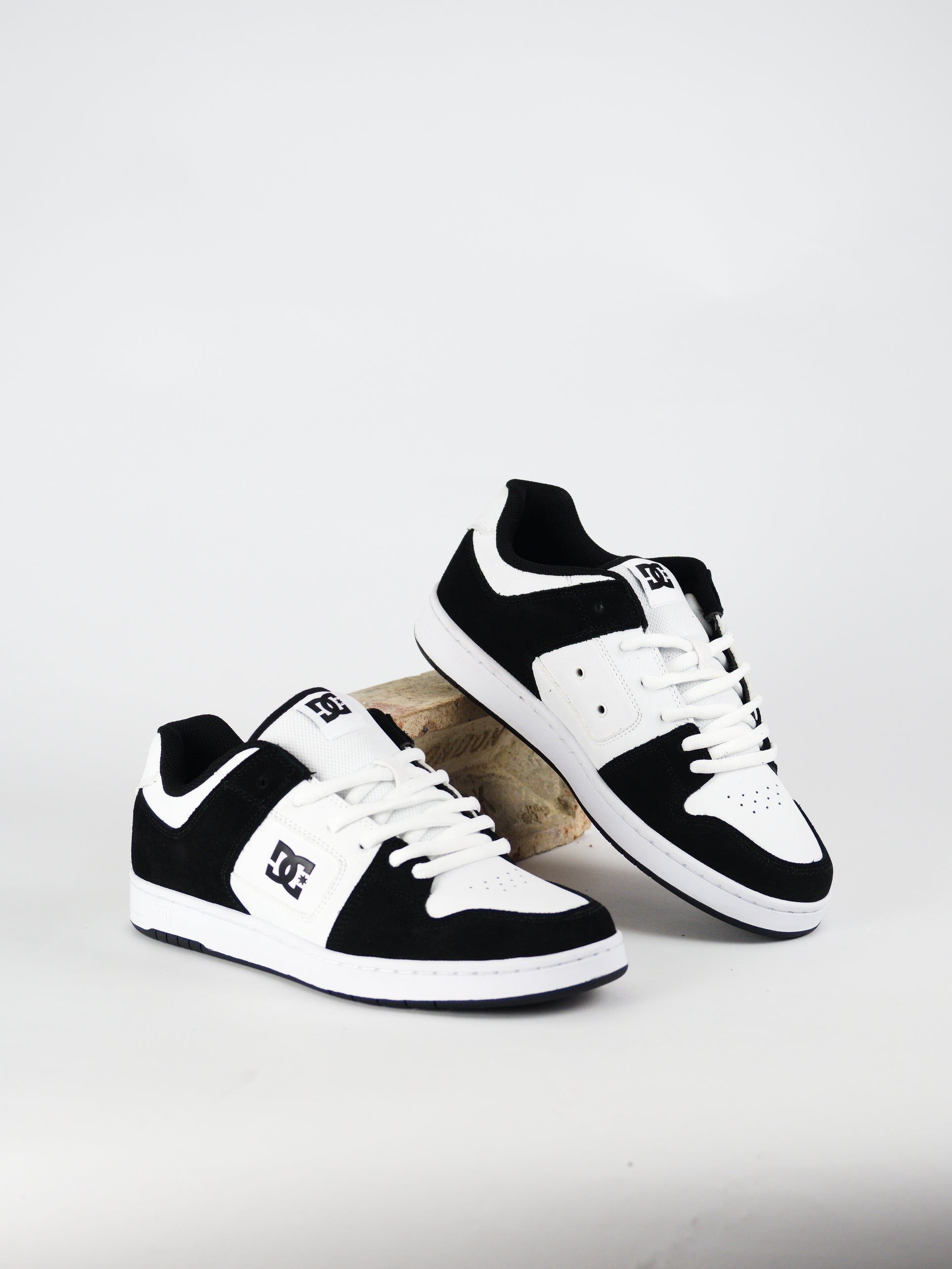 Dc shoes - mantecca 4 skate - black / white