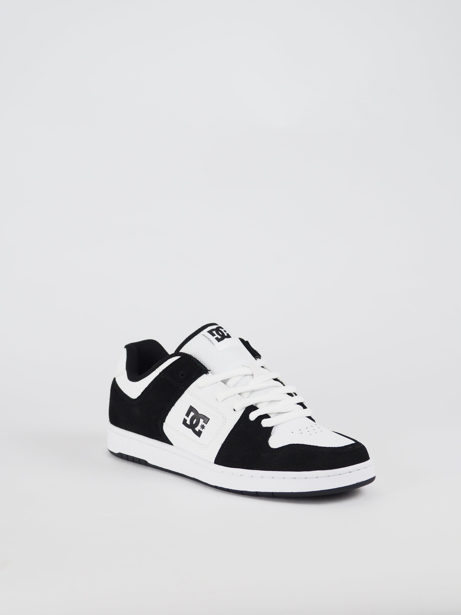Dc shoes - mantecca 4 skate - black / white