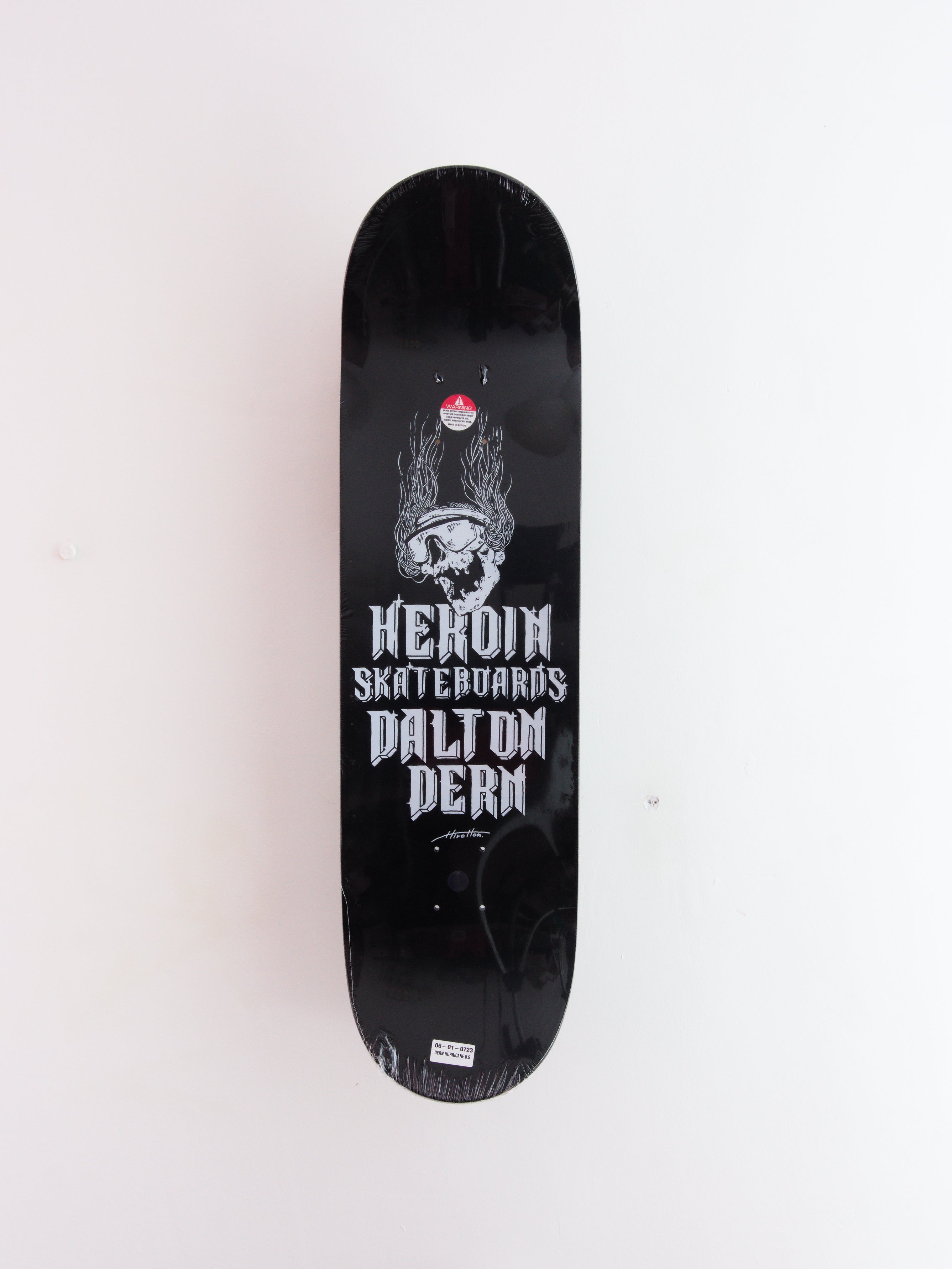 Heroin skatebords - ’hurricane’ dalton dern pro skateboard deck - 8.50 black dipped