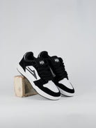 Lakai - telford low skate shoe - black white