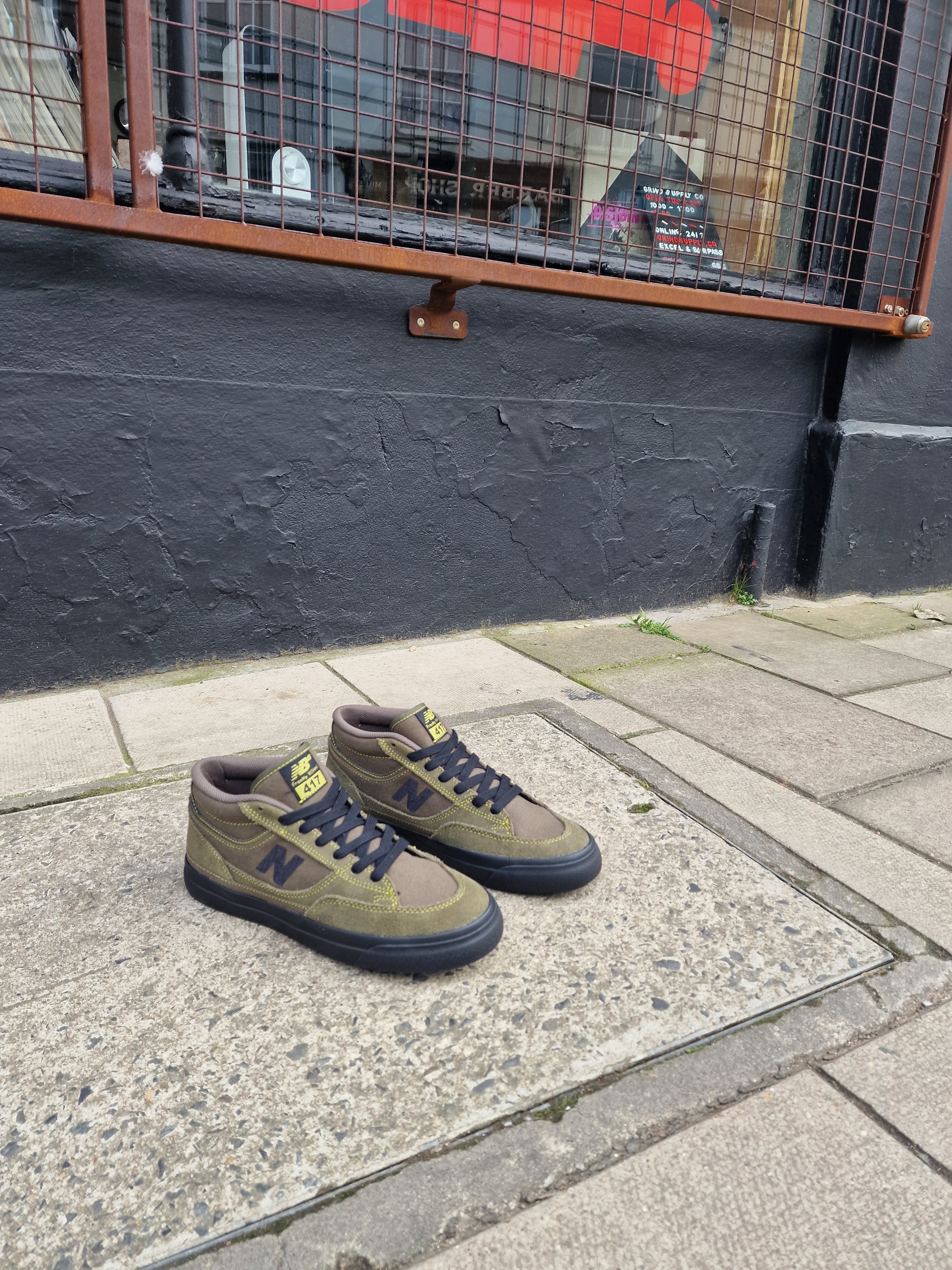 New balance numeric - 417 mid frankie villani’s - dark moss / black pro skate shoe