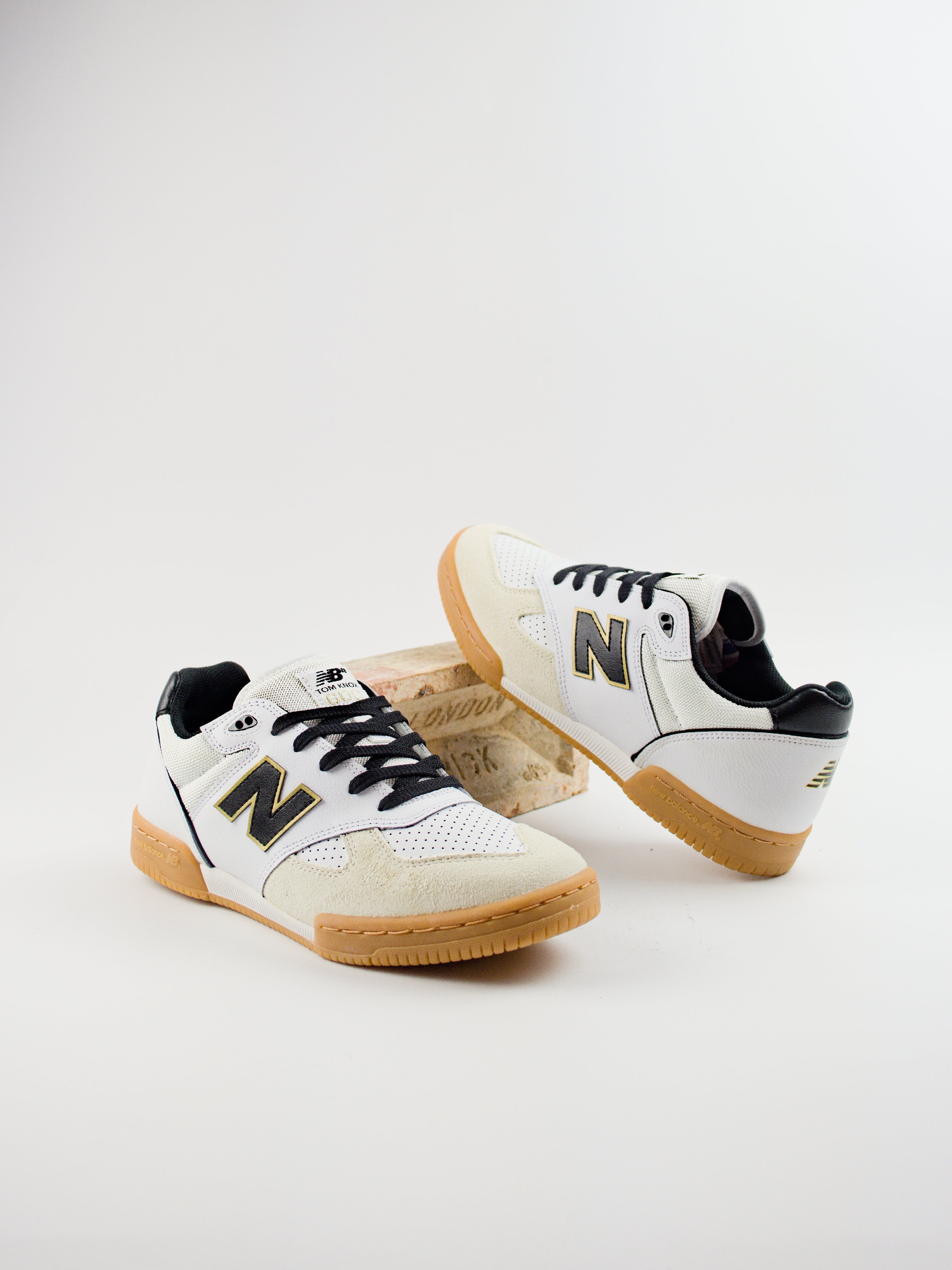 10.5 new balance numeric - 600 tom knox pro skate shoe - white / black last pair uk