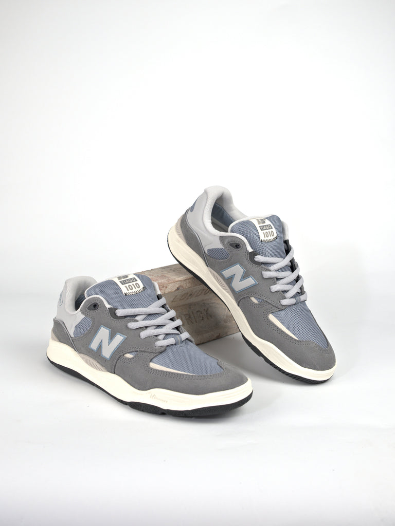 Gray New Balance Numeric Tiago Lemos Pro Shoe with white accents for optimal performance