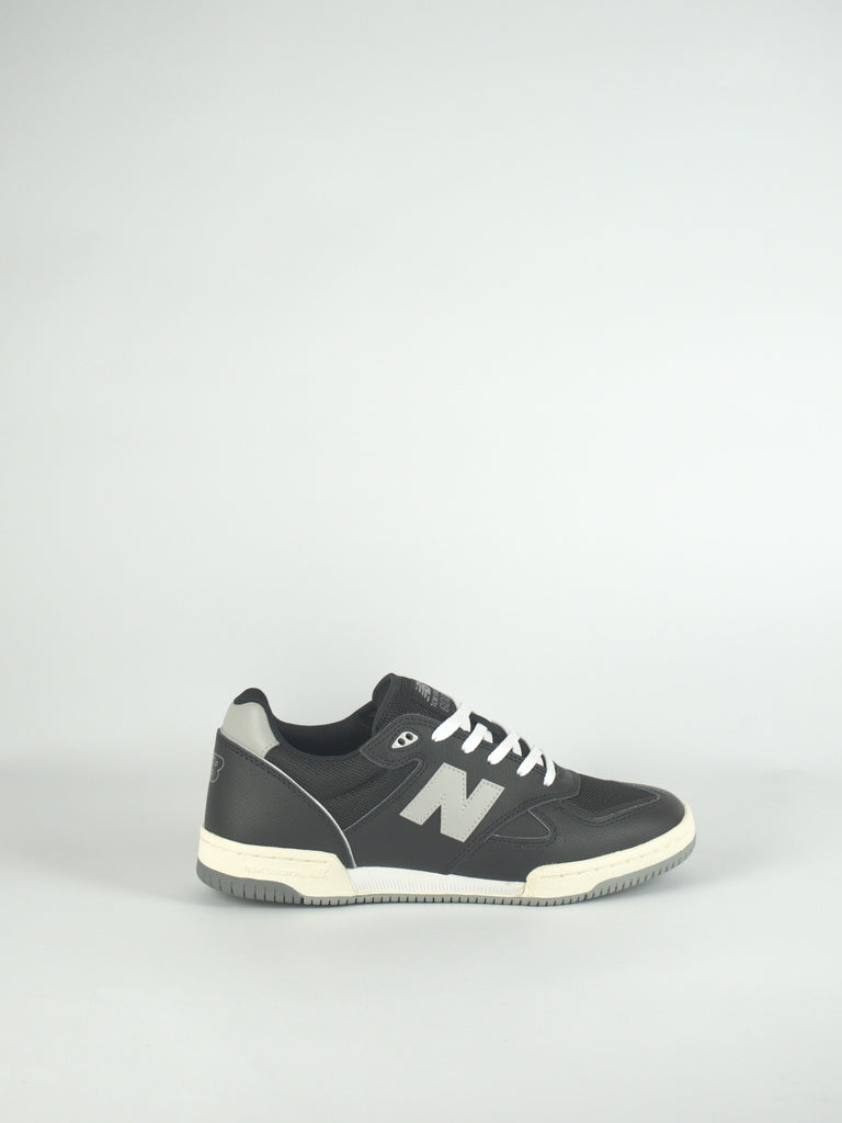 Black and white New Balance Numeric NM600 Tom Knox Pro skate shoe with laces