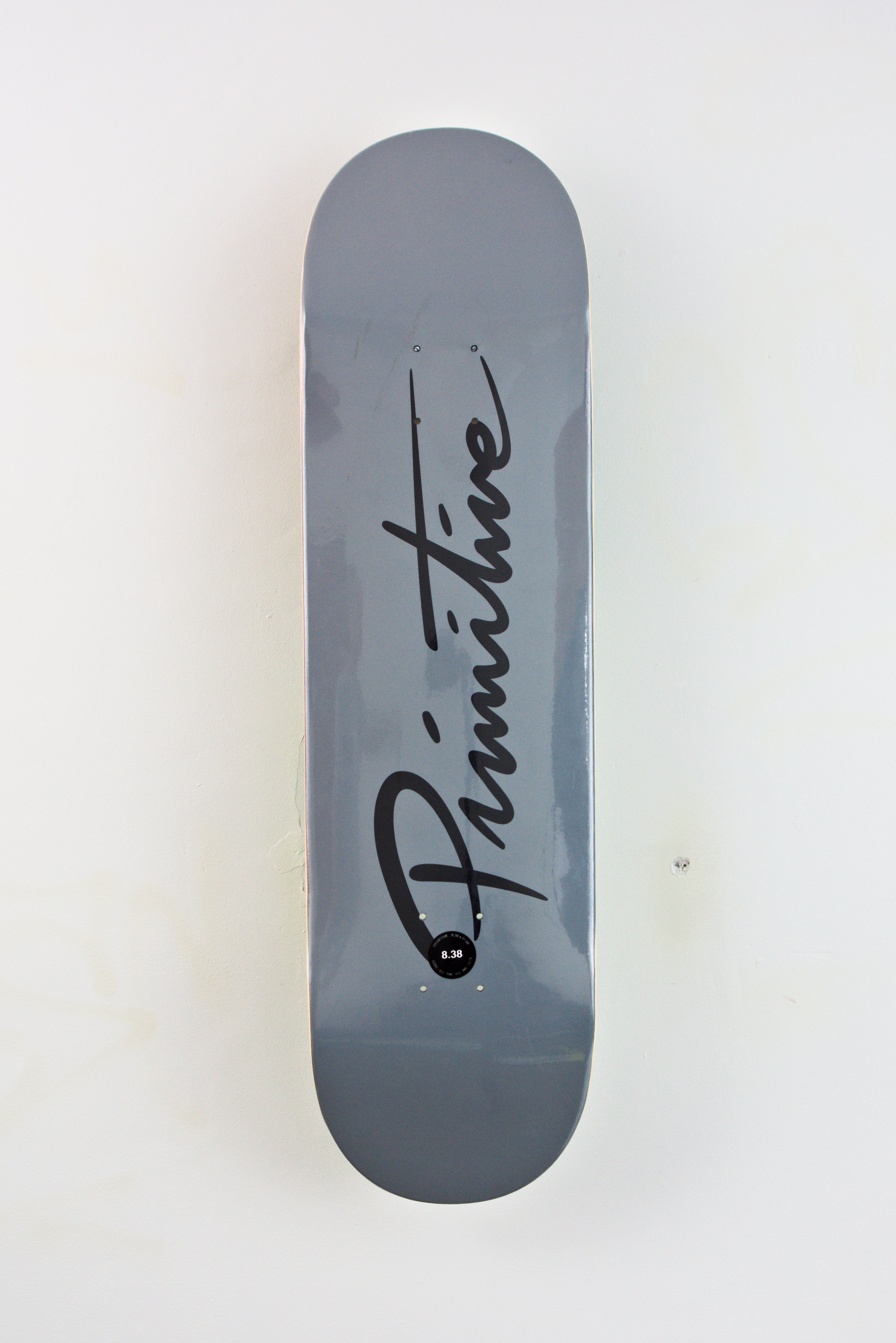 Primitive - nuevo script 8.38 - team graphic - skateboard deck gray skateboard deck