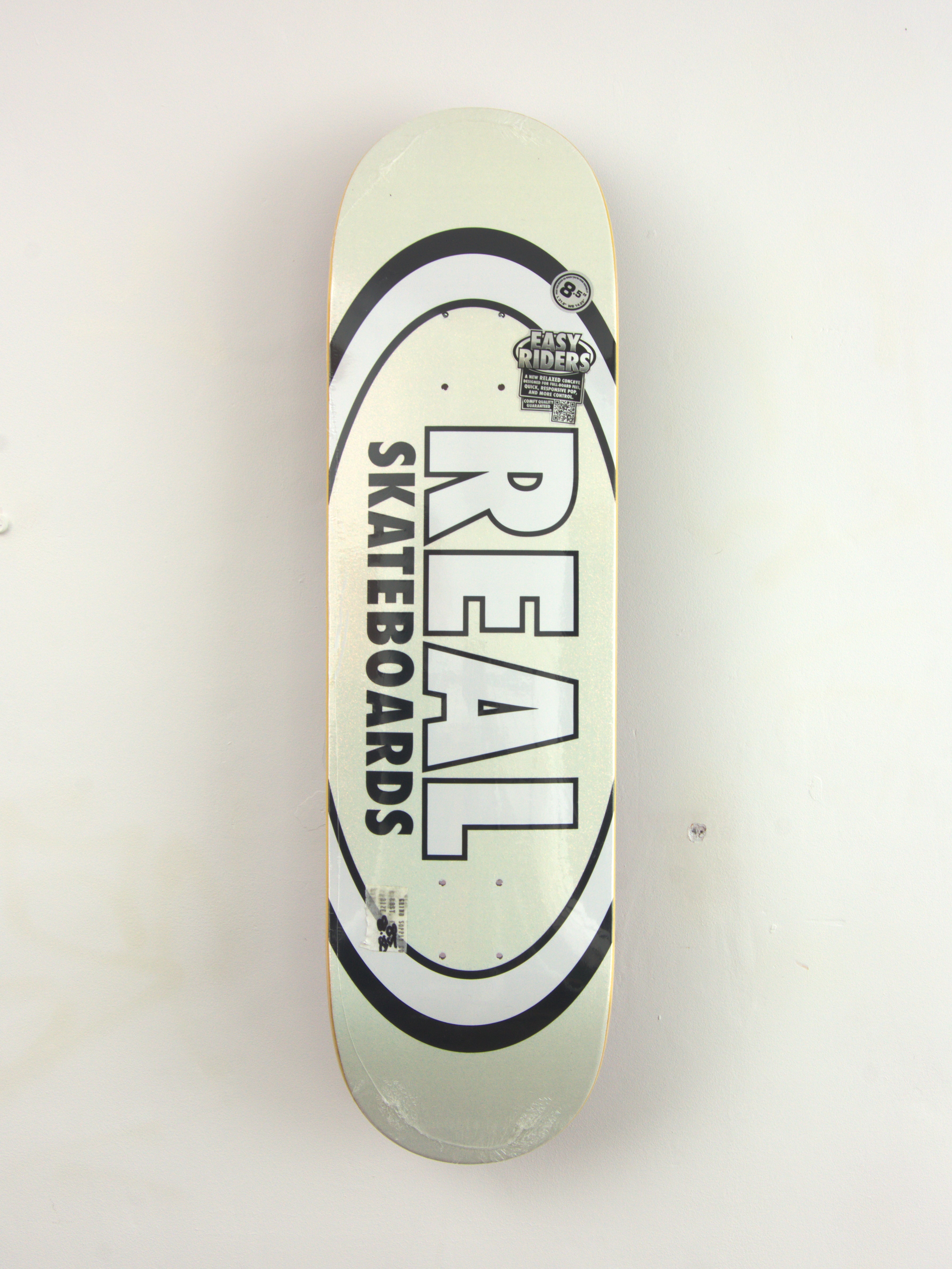 Real skateboards - classic oval team skateboard deck - 8.38 white