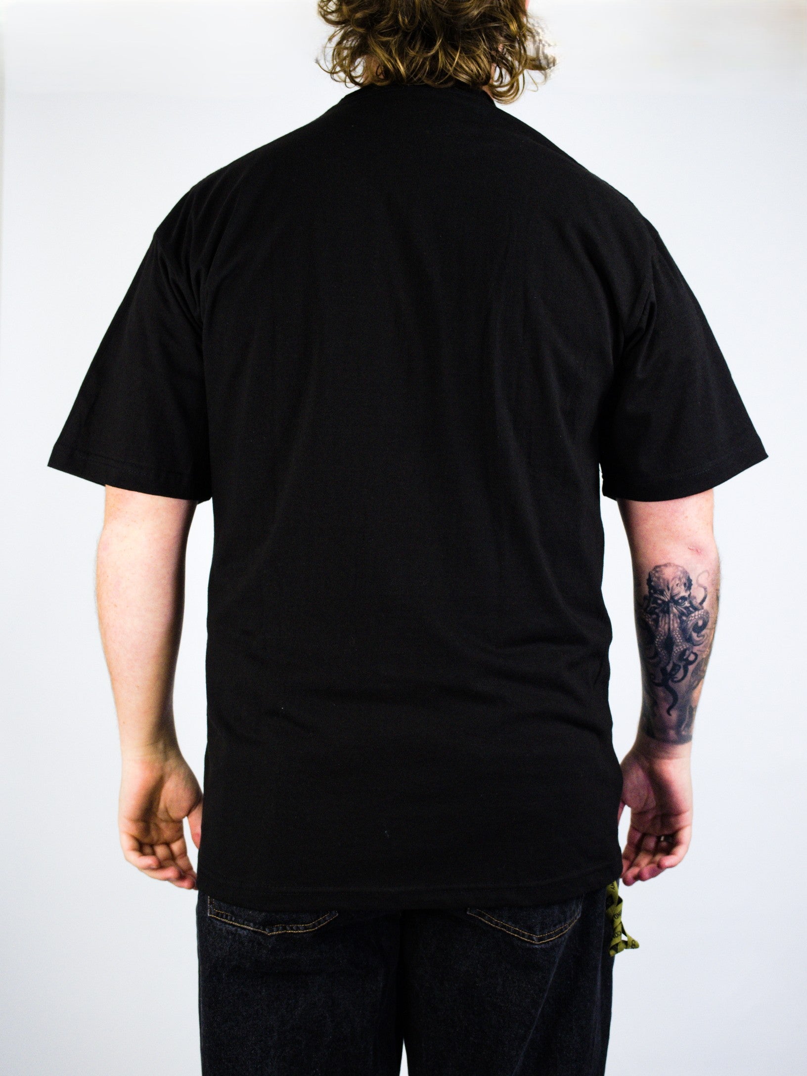 Snack - caps lock tee - black